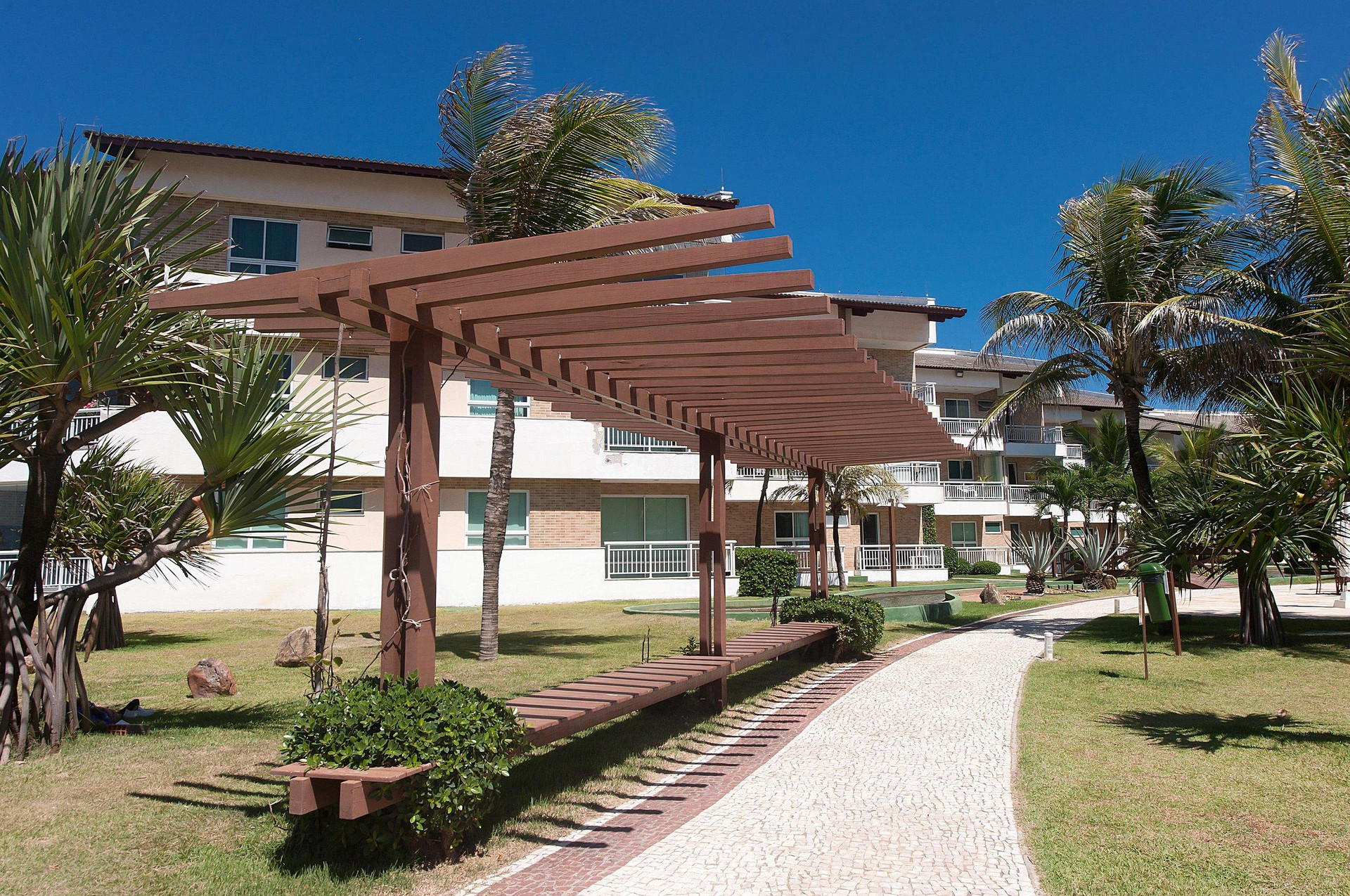 image-housing-carousel