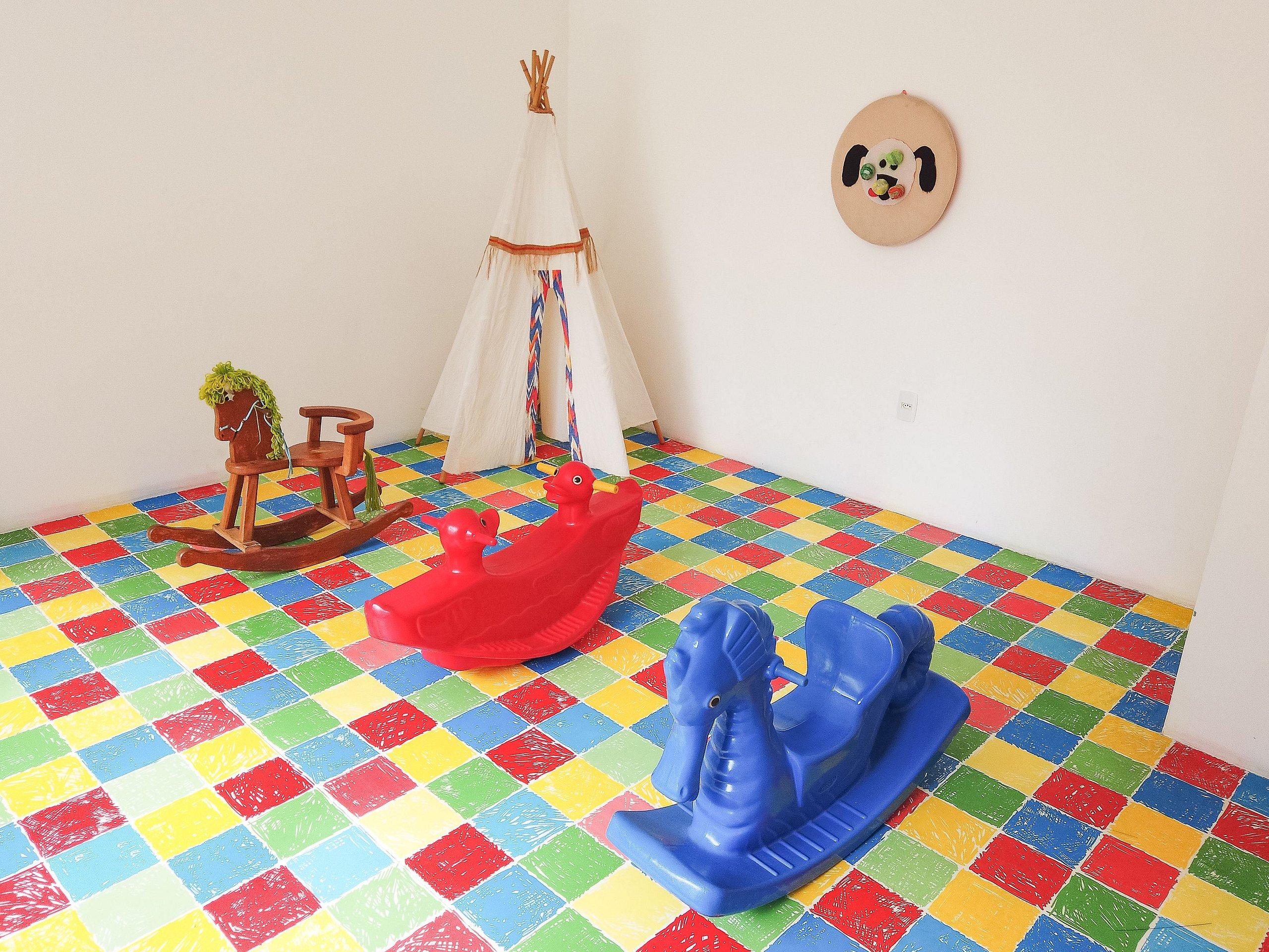 image-housing-carousel