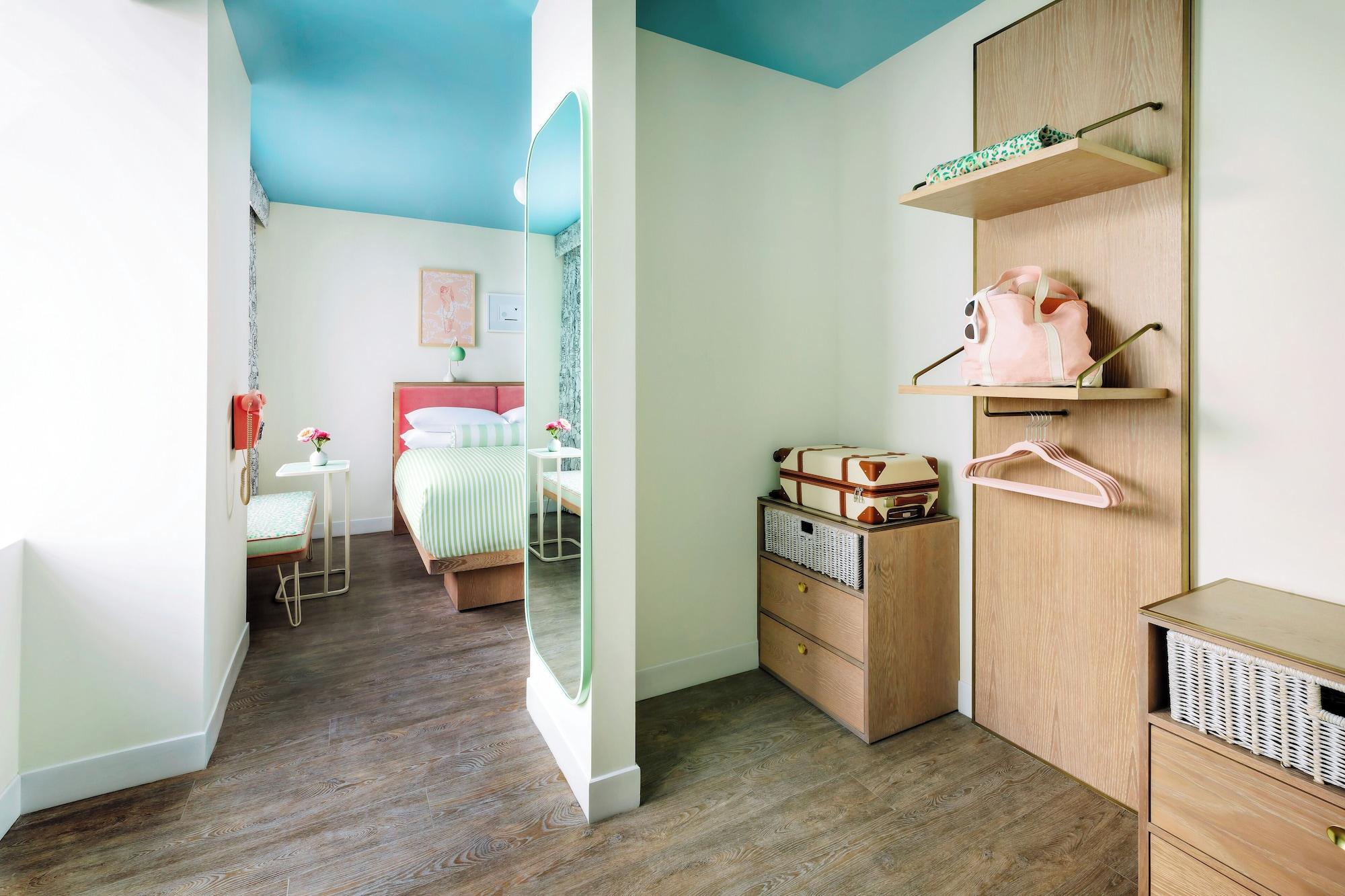 image-housing-carousel