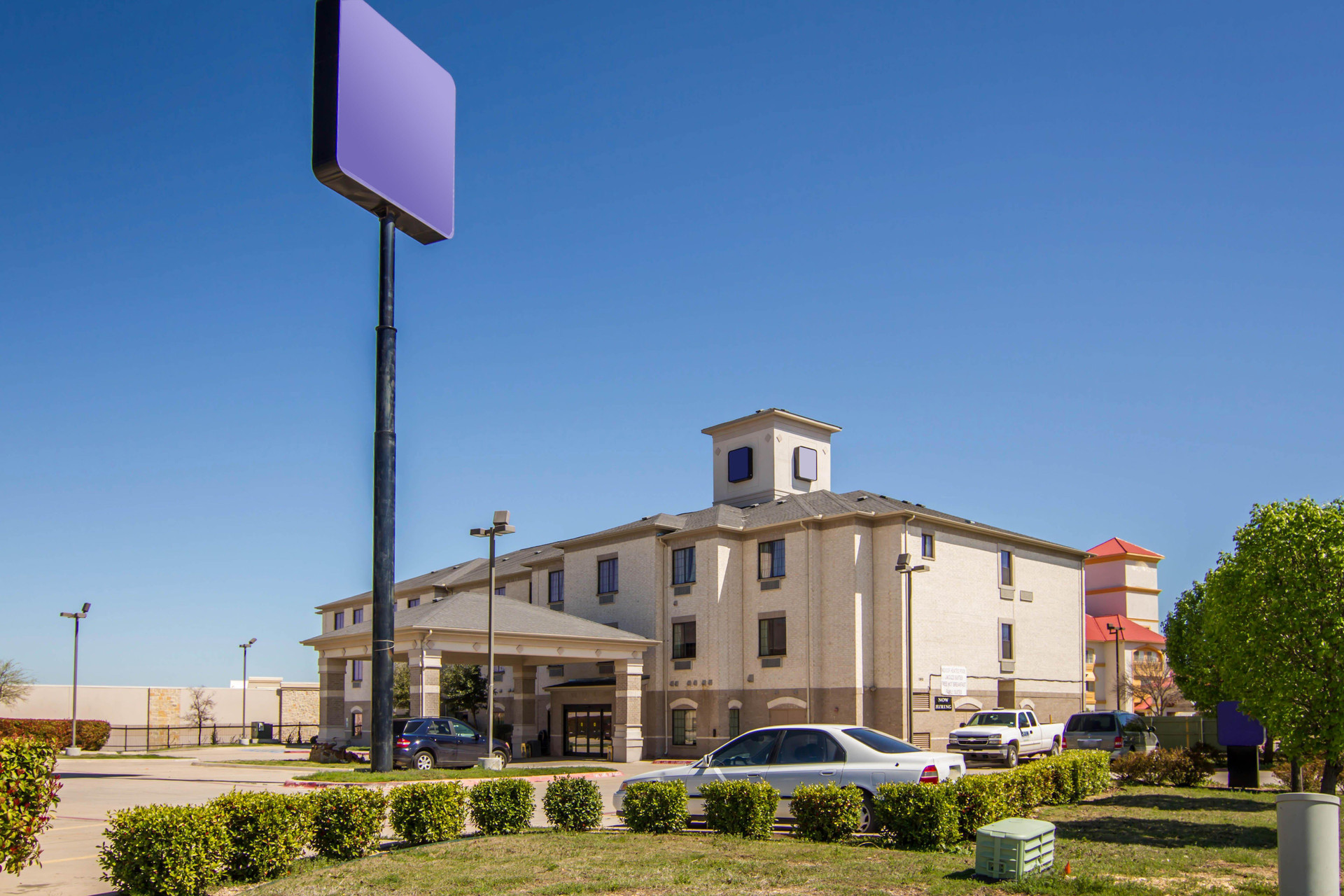 Clarion Inn & Suites Weatherford South image