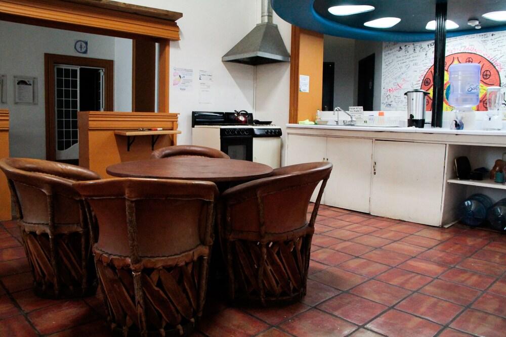 image-housing-carousel