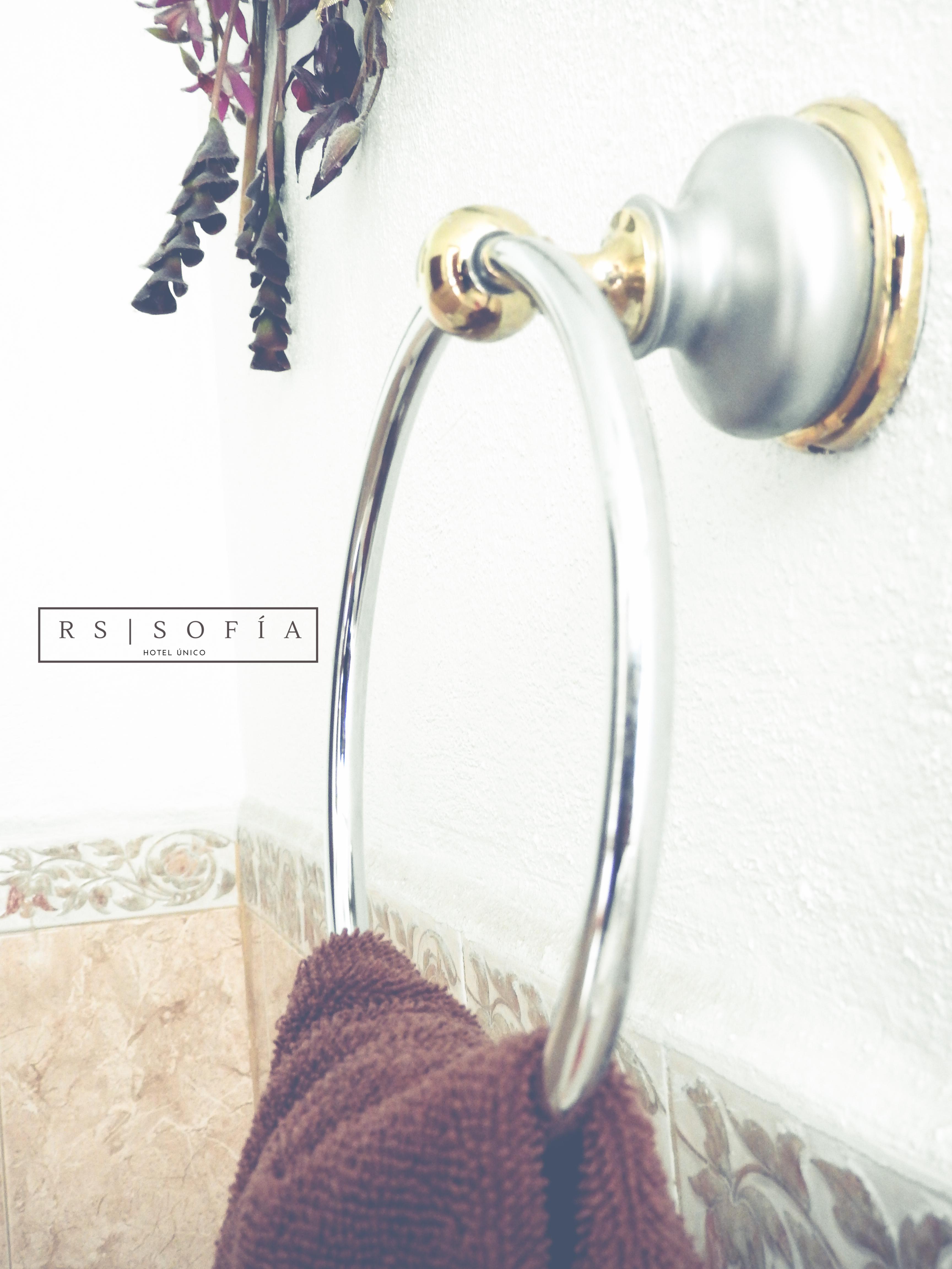 image-housing-carousel