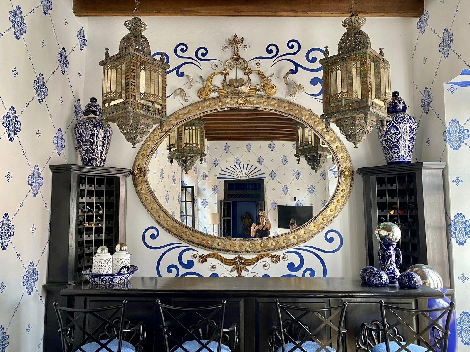 image-housing-carousel