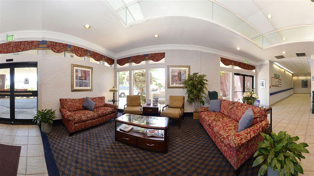 image-housing-carousel