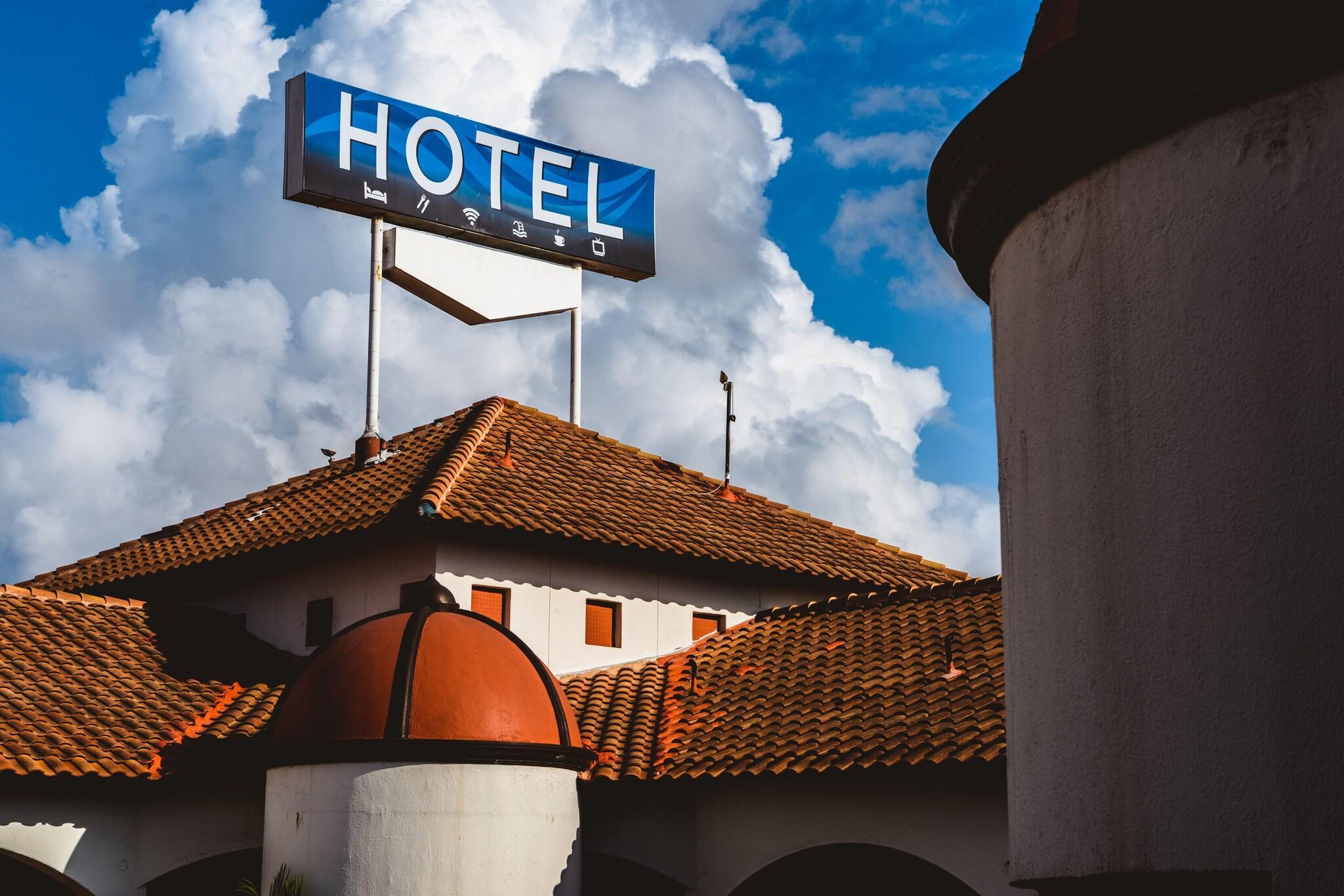 image-housing-carousel
