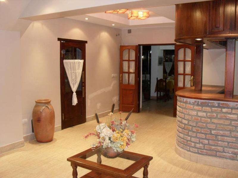 image-housing-carousel