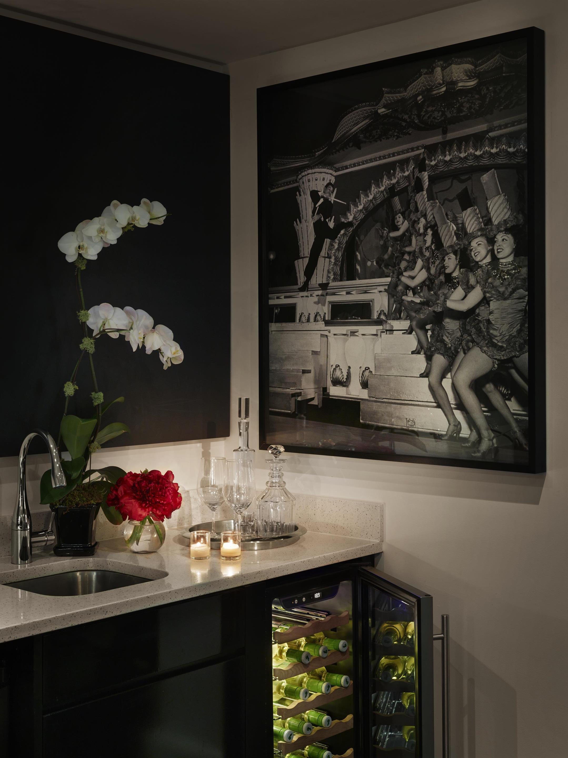 image-housing-carousel