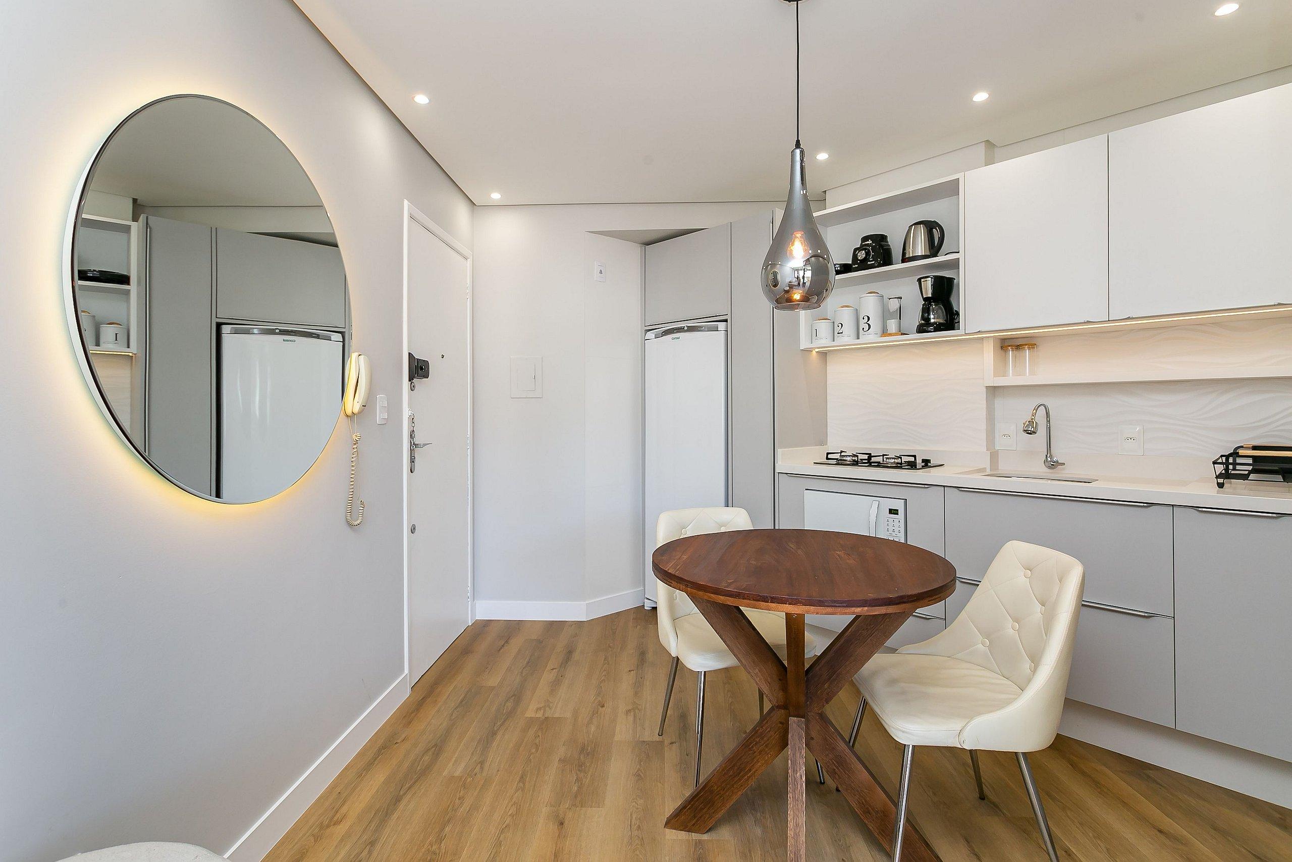 image-housing-carousel