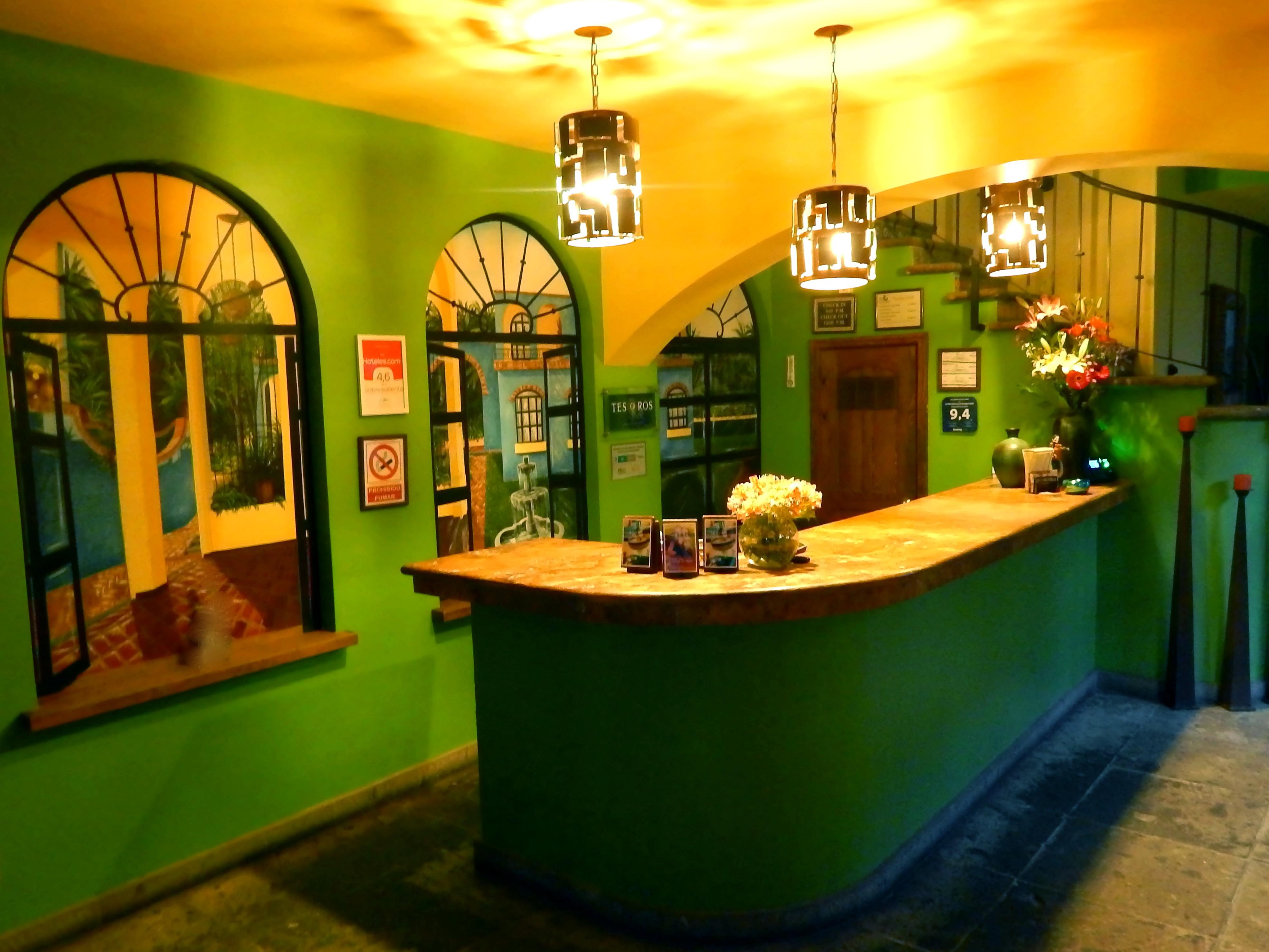 image-housing-carousel