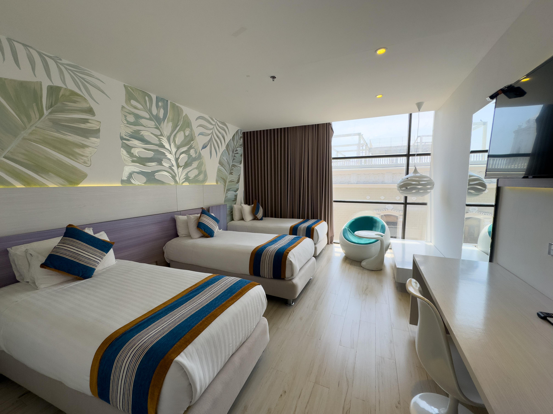 image-housing-carousel