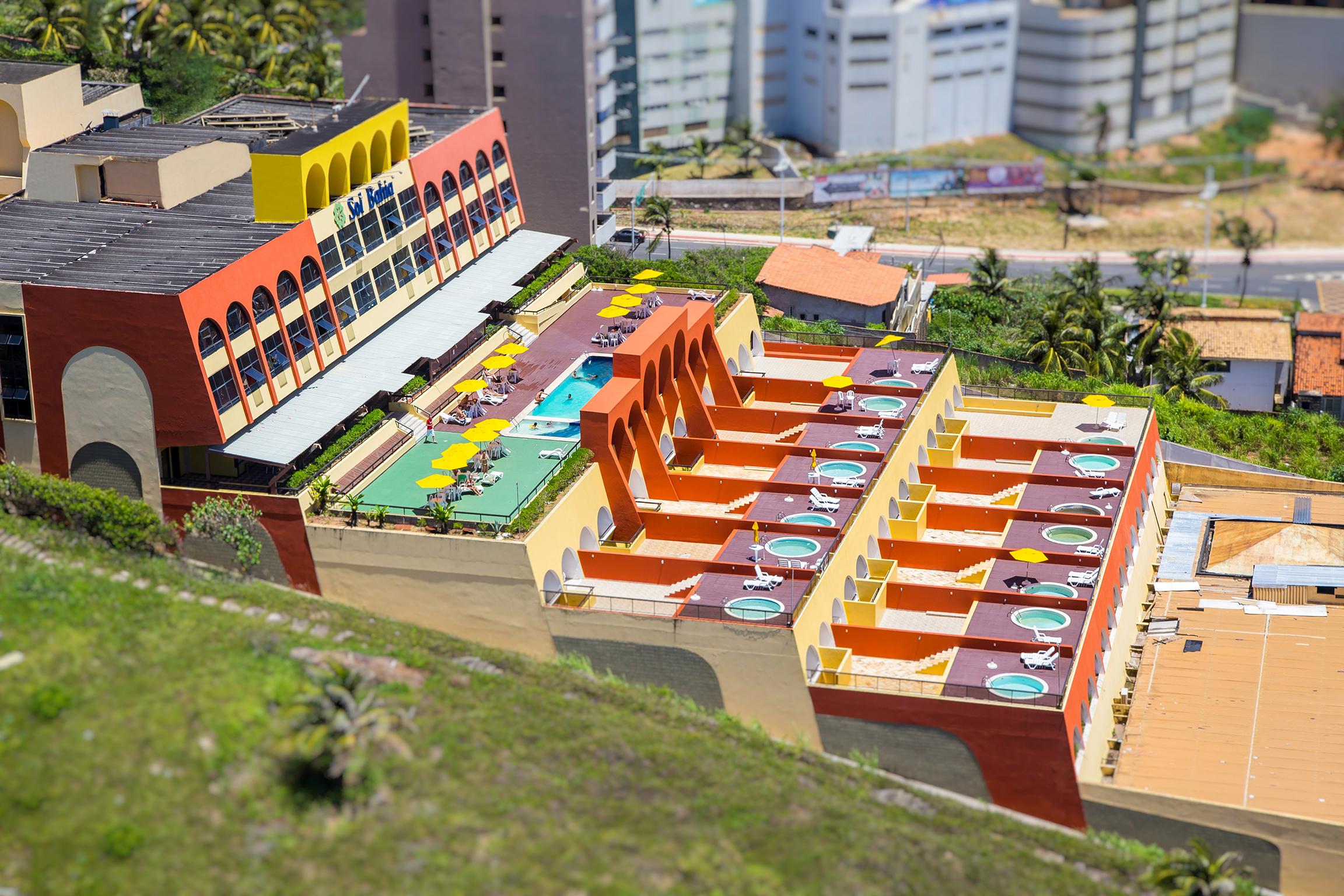 image-housing-carousel