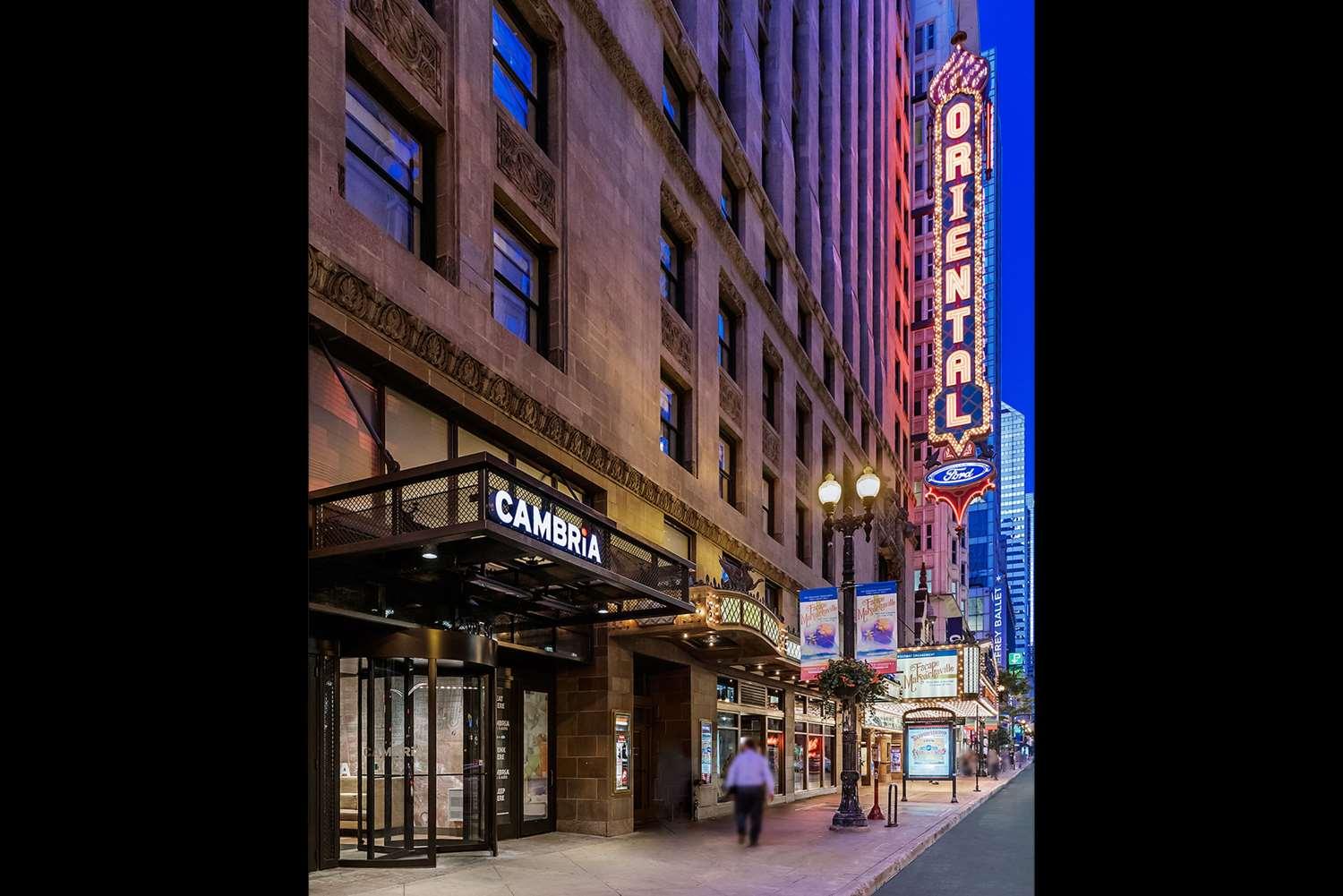 image-housing-carousel