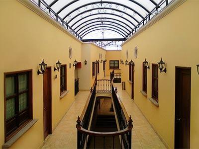 image-housing-carousel