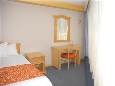 image-housing-carousel