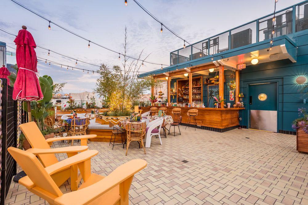 image-housing-carousel