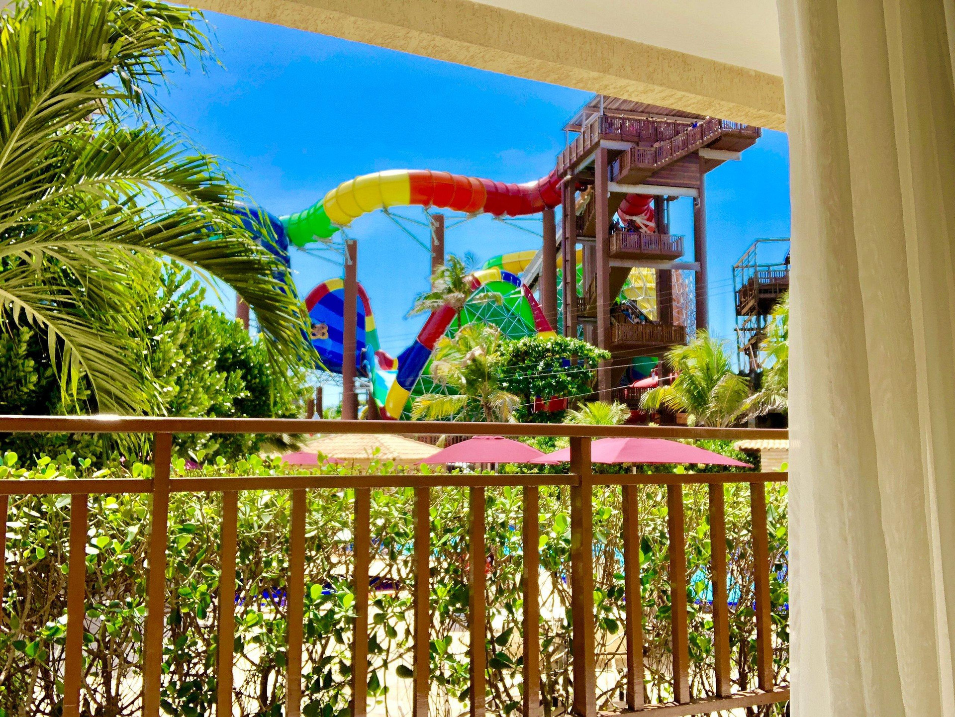 image-housing-carousel