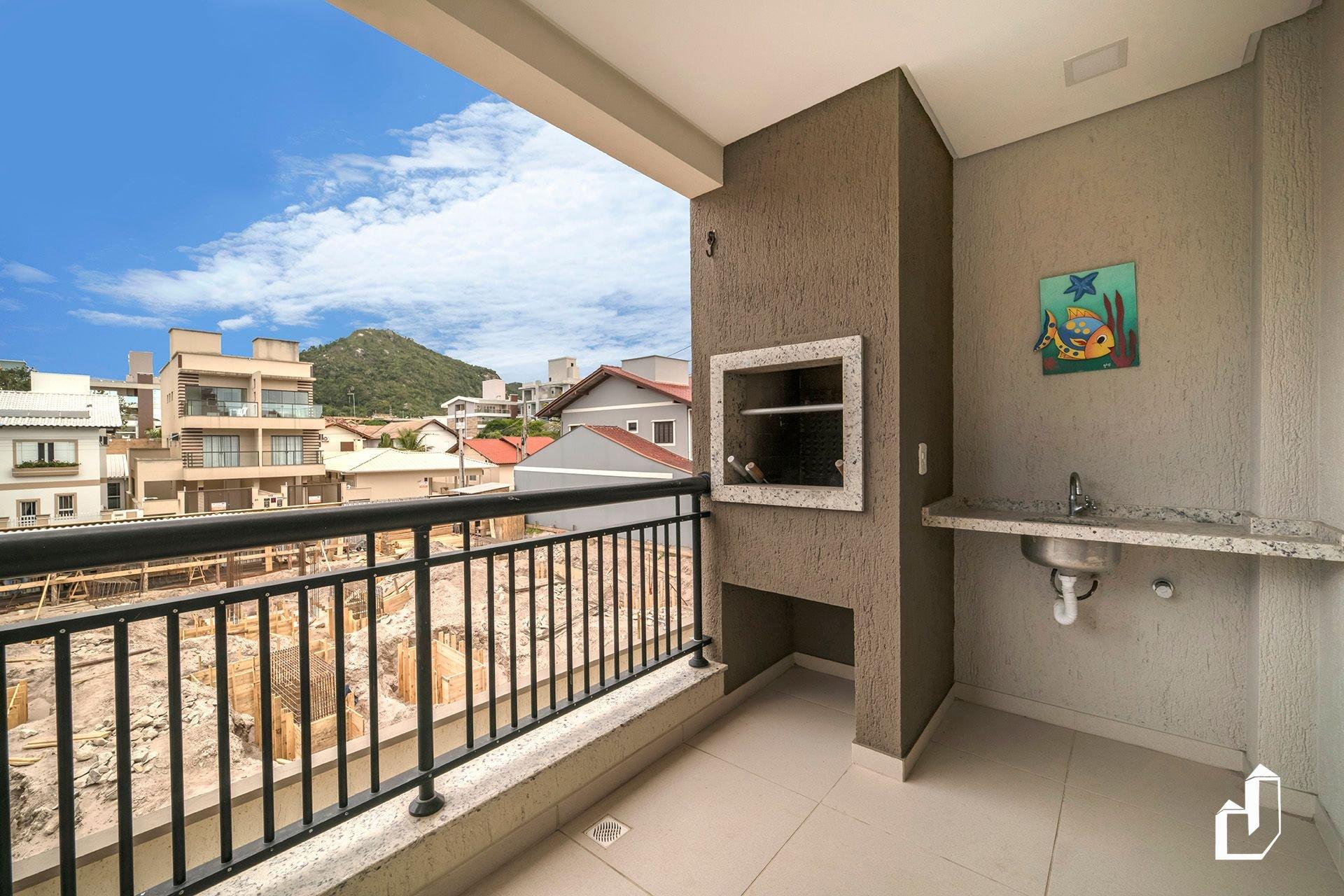 image-housing-carousel