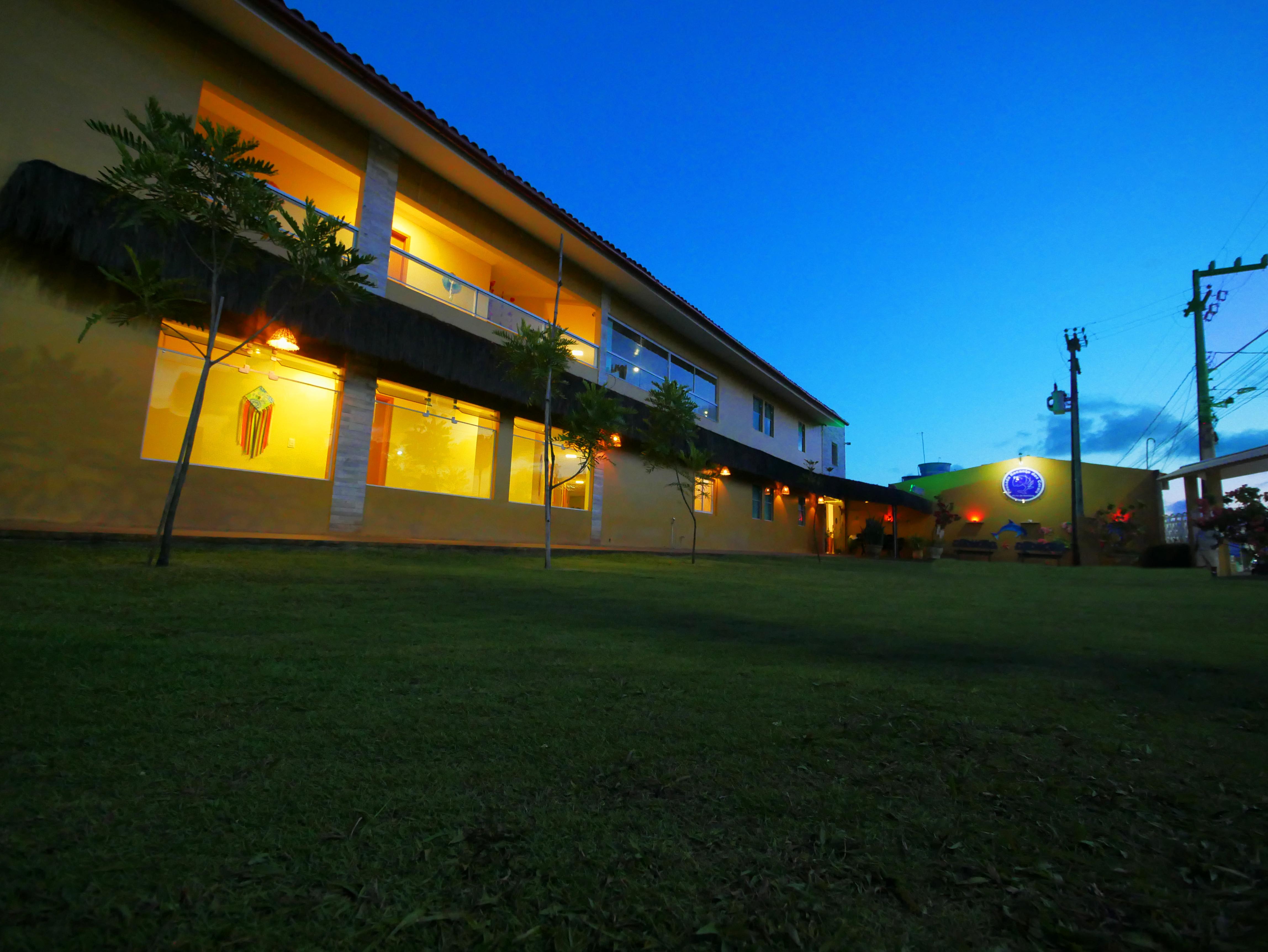 image-housing-carousel
