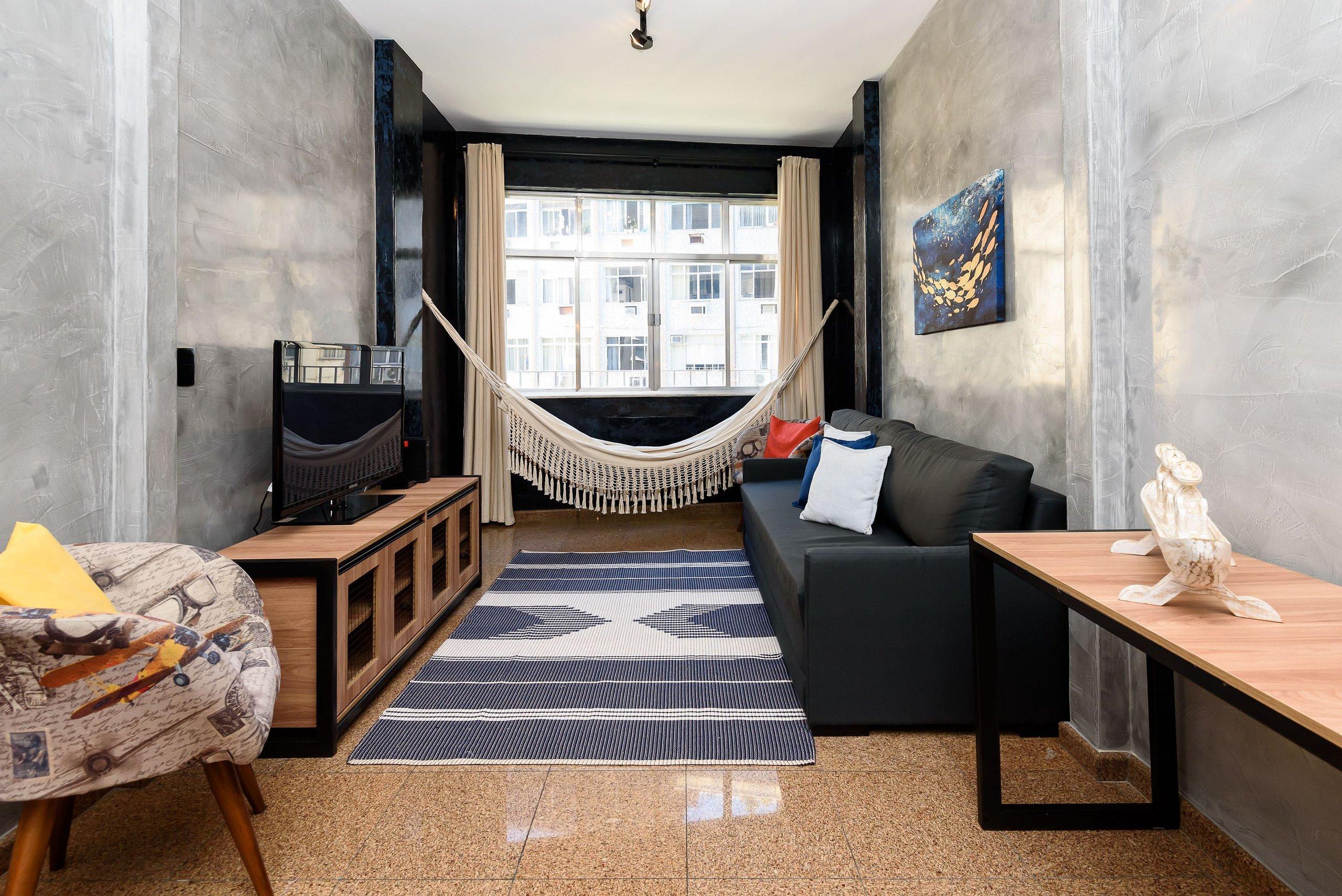 image-housing-carousel
