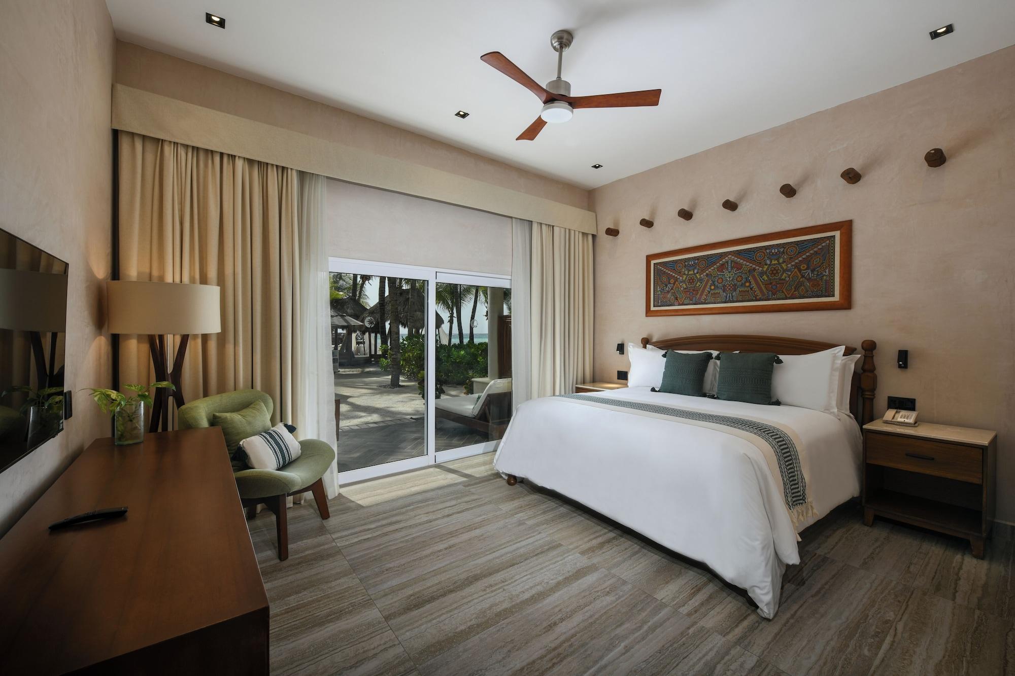 MI HOTELITO BEACHFRONT SUITE
