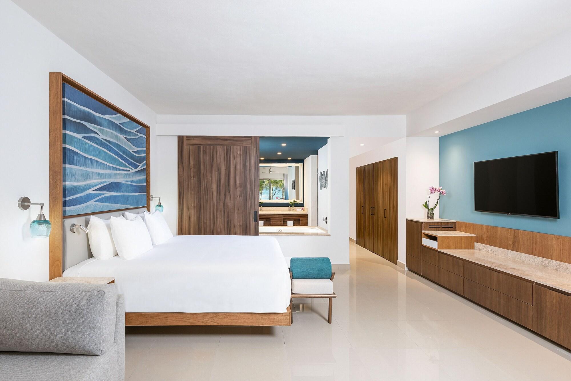 Water Park View Family Junior Suite King
