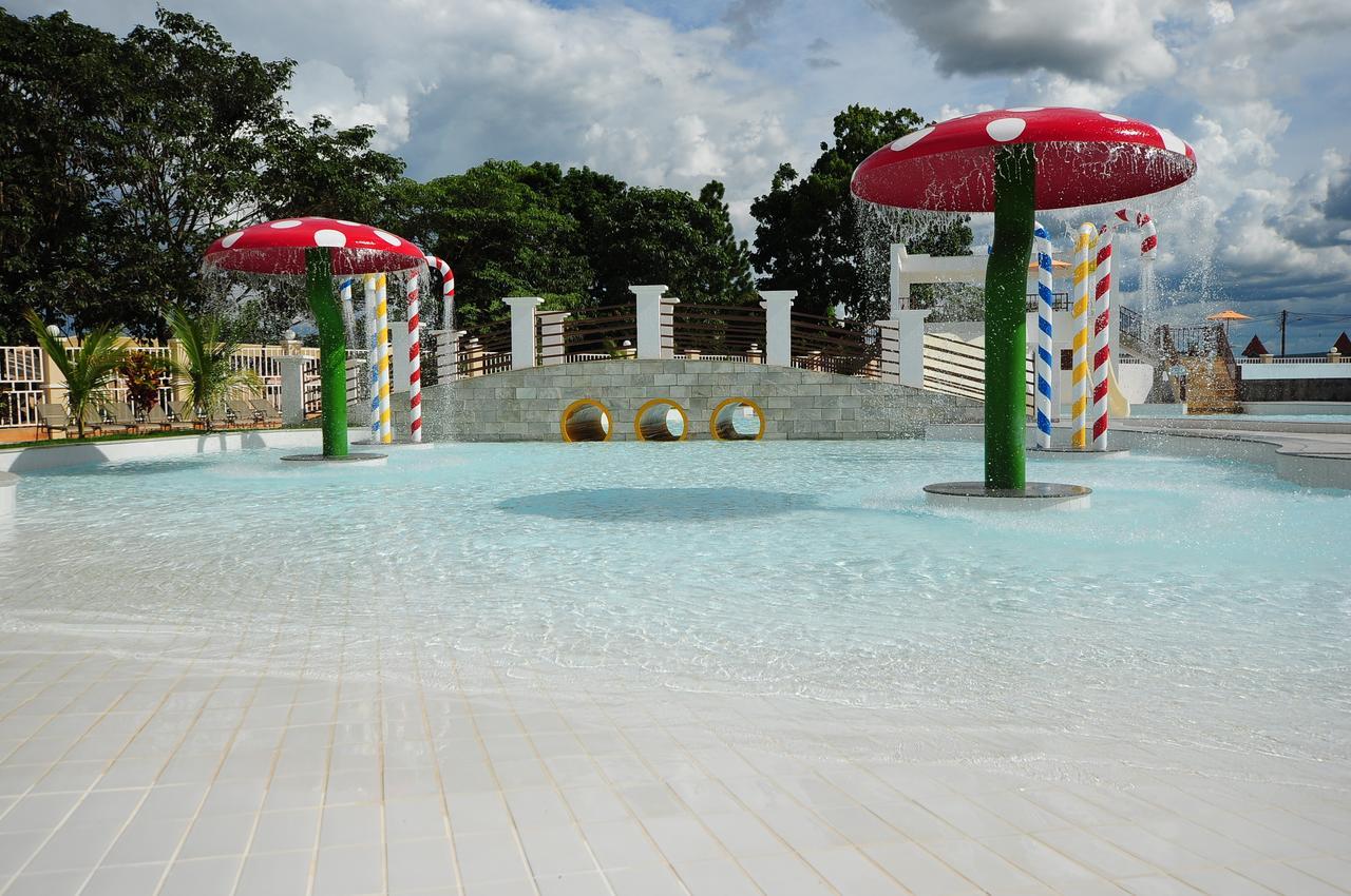 image-housing-carousel