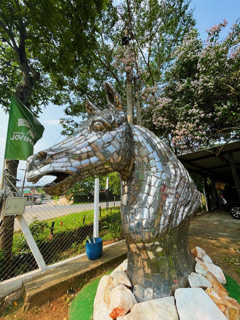 image-housing-carousel