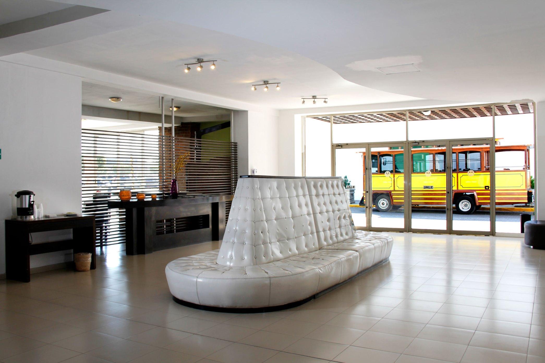 image-housing-carousel