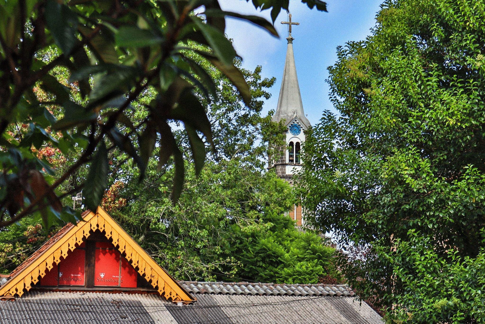 image-housing-carousel