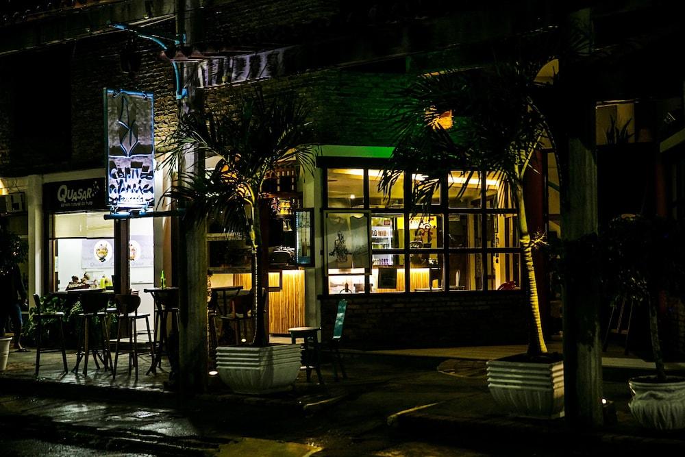 image-housing-carousel