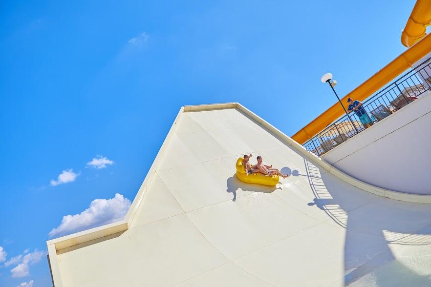 image-housing-carousel