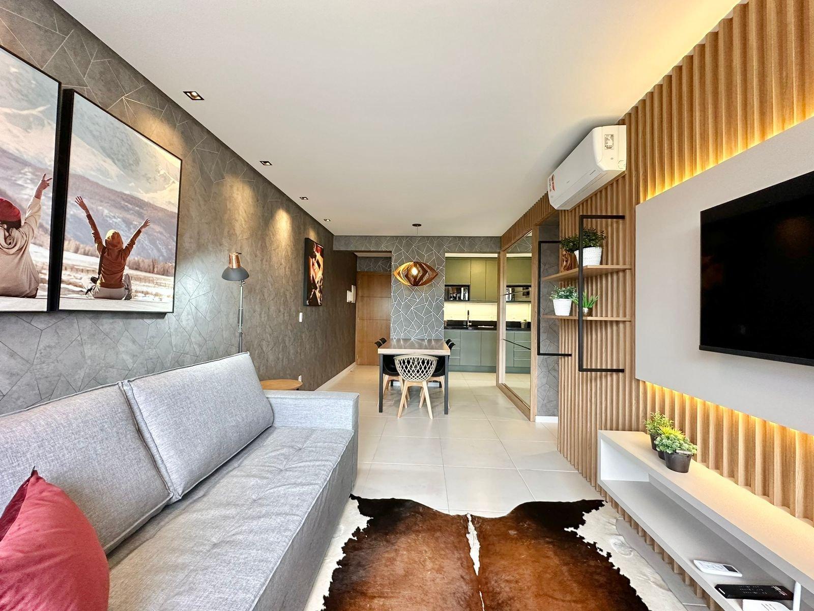 image-housing-carousel