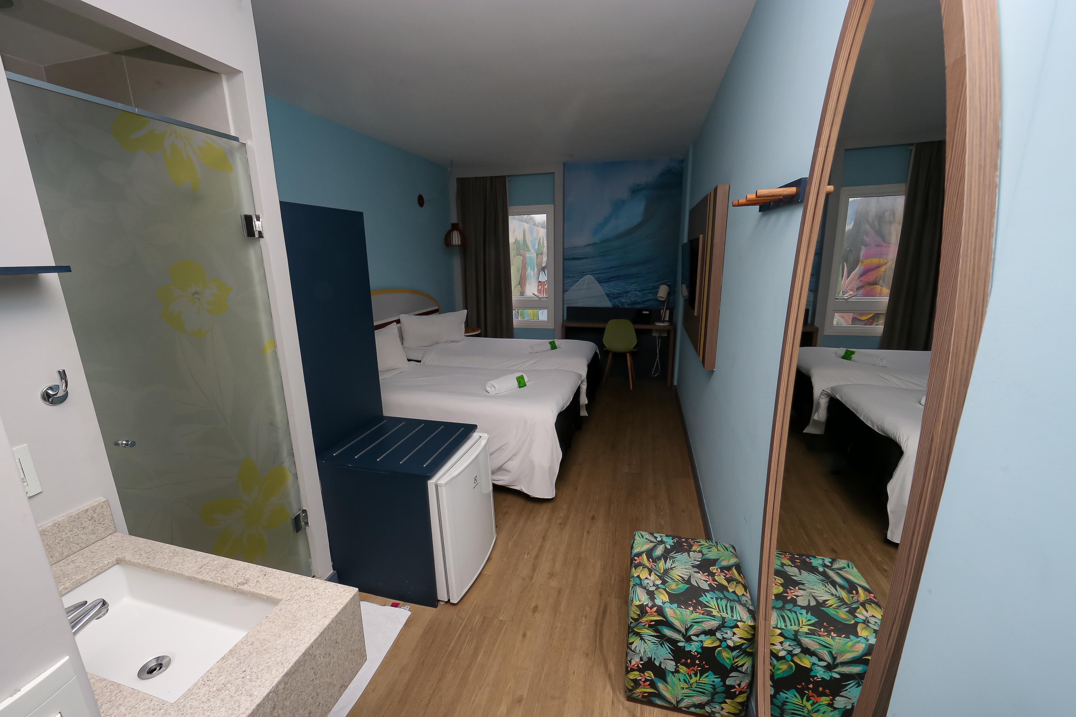 image-housing-carousel