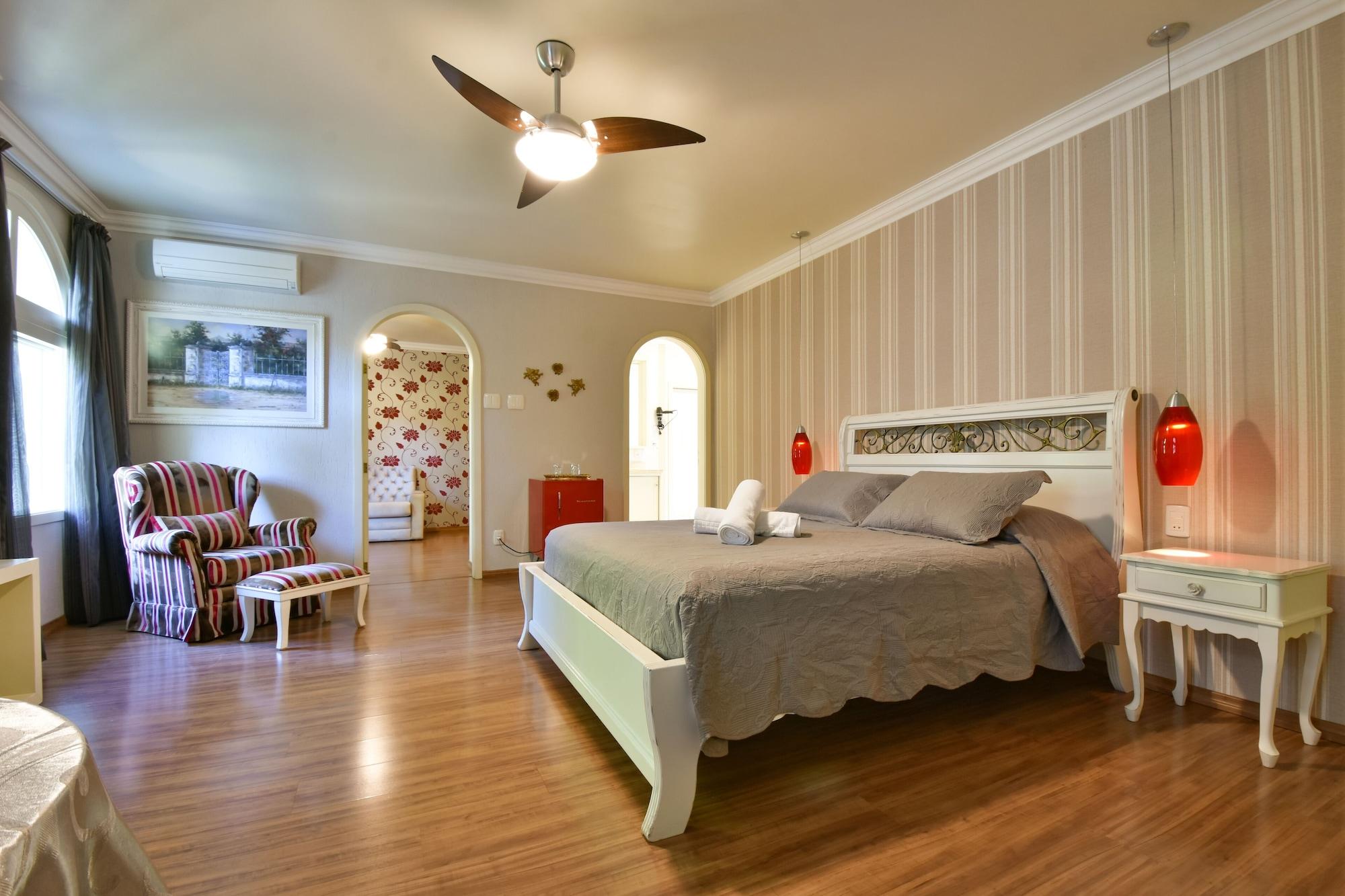 image-housing-carousel