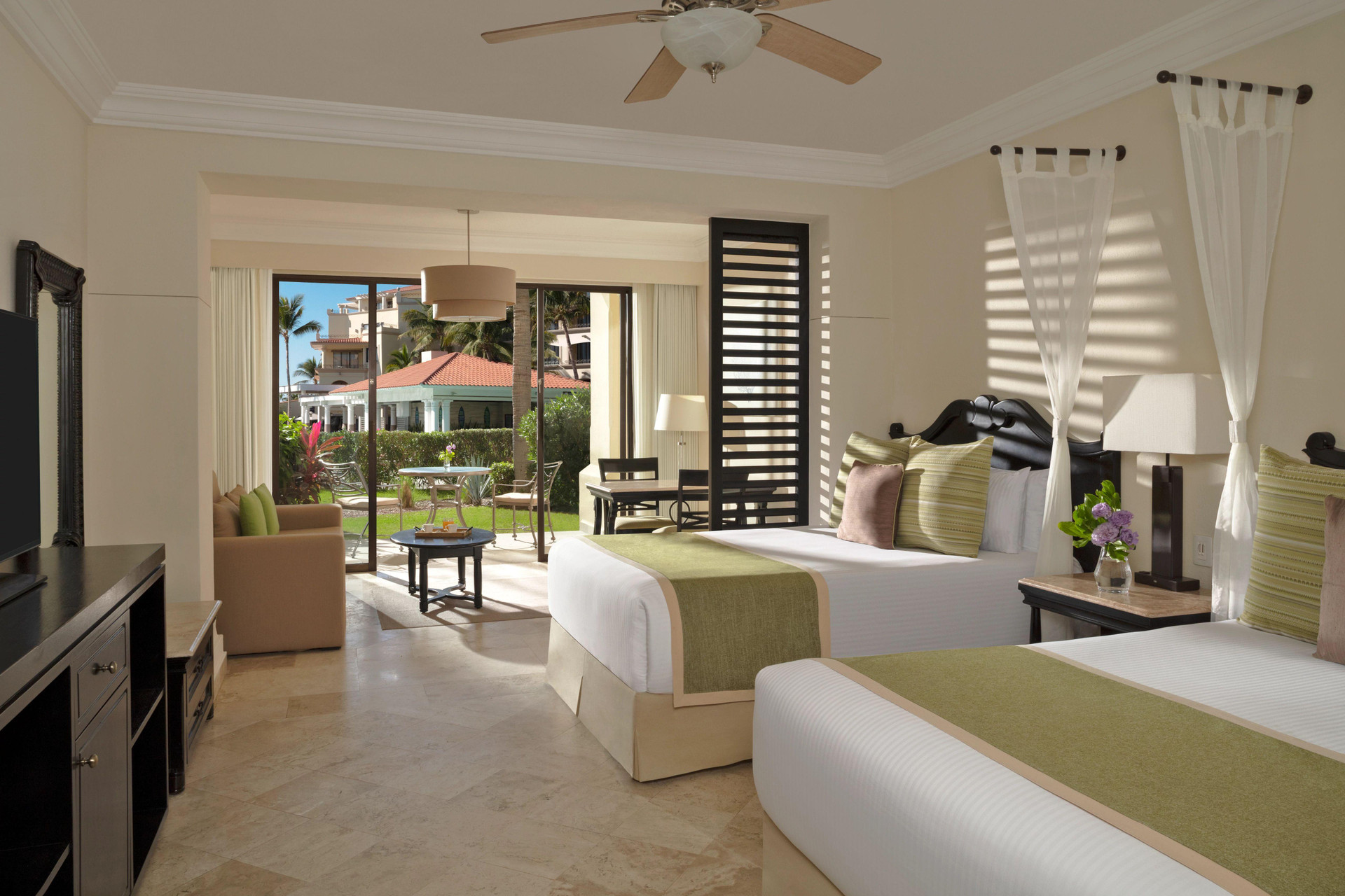 Suite Júnior con Vista al Jardín