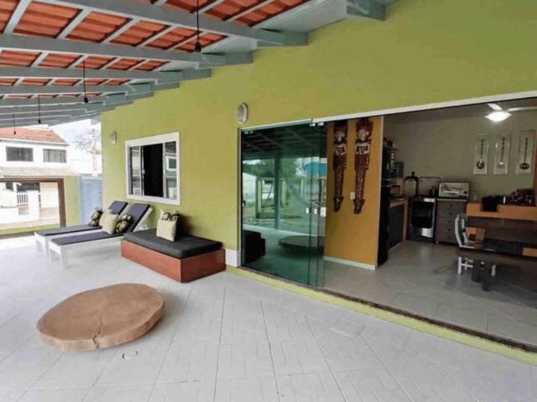 image-housing-carousel
