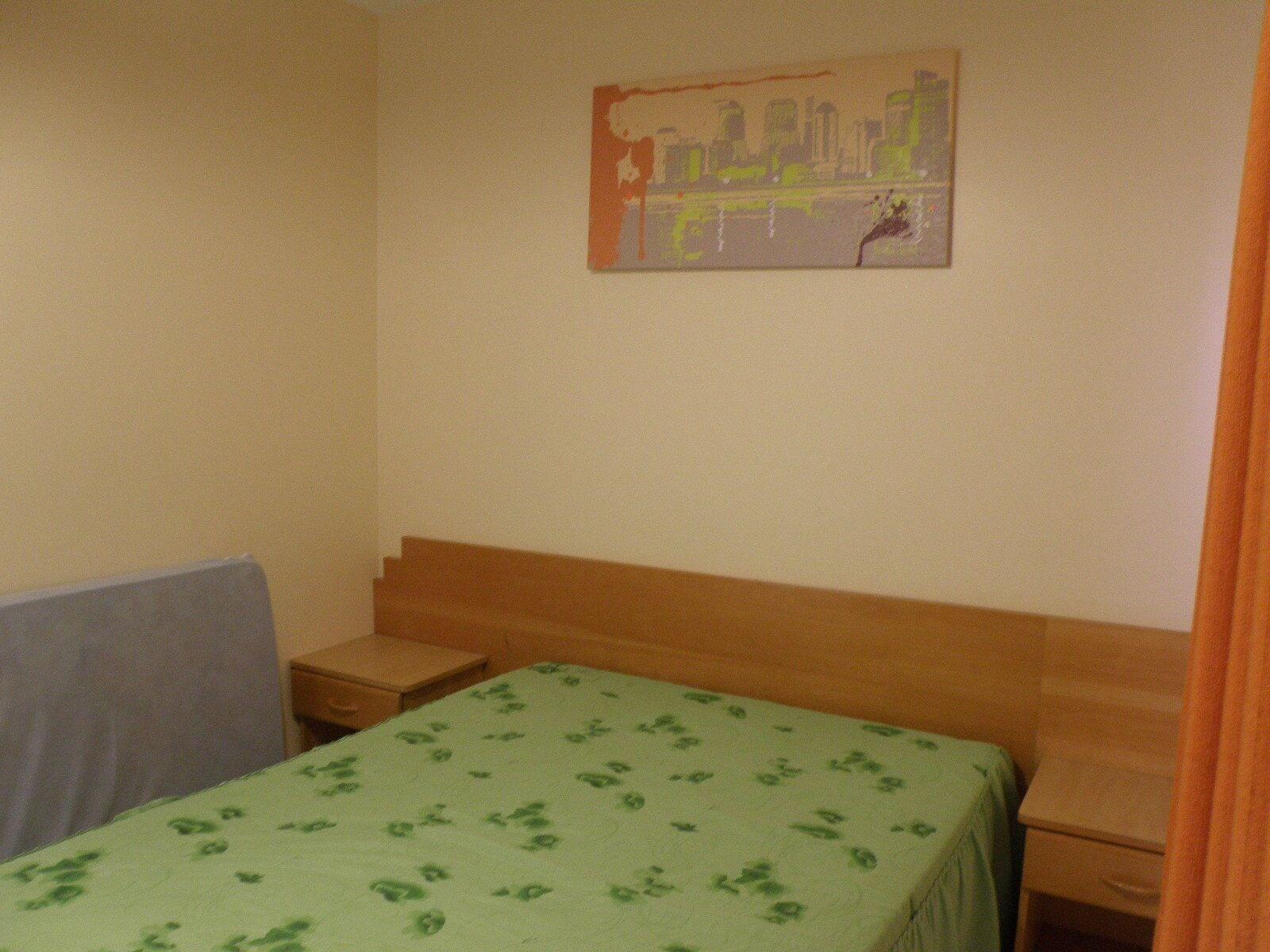 image-housing-carousel