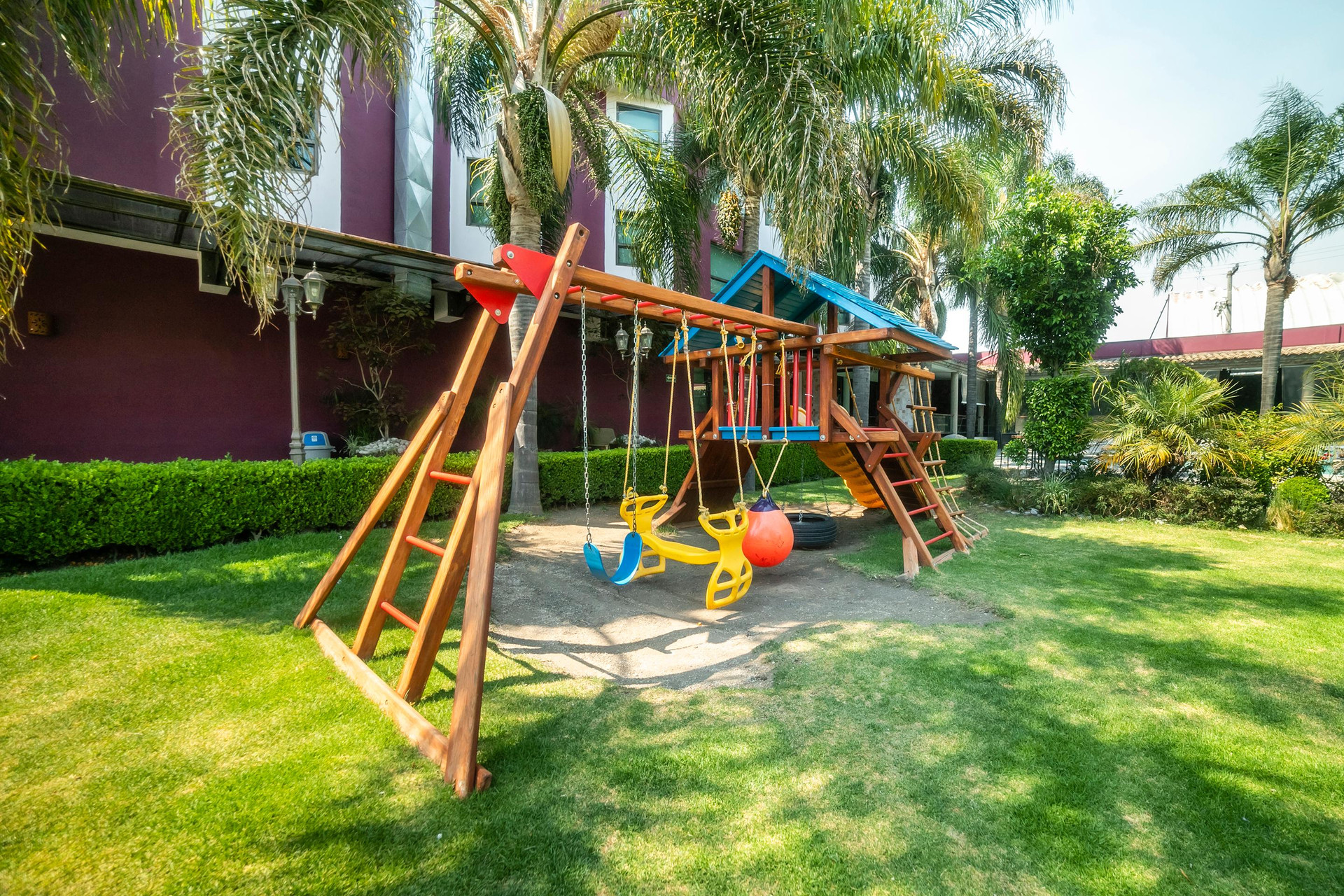 image-housing-carousel