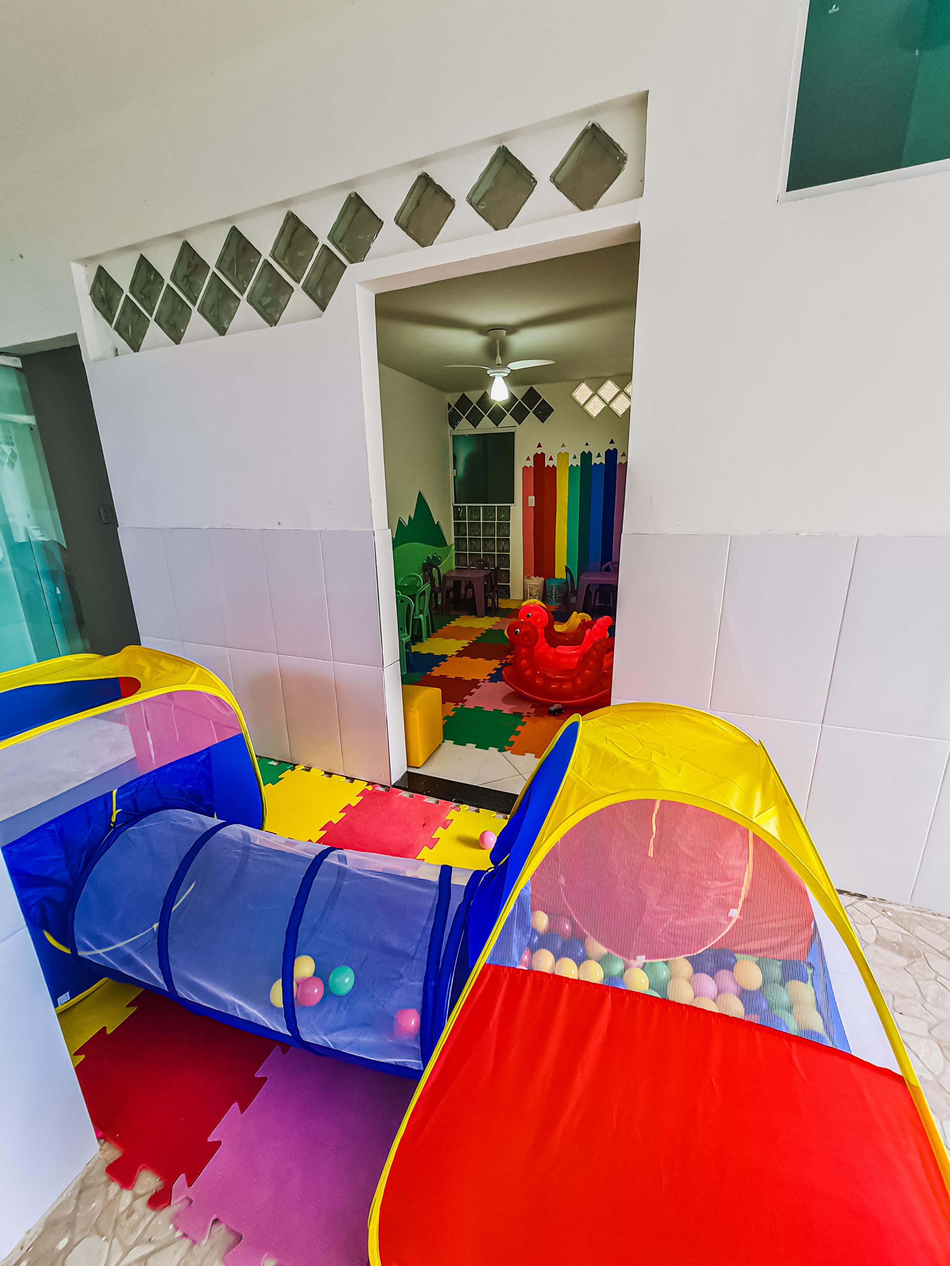 image-housing-carousel