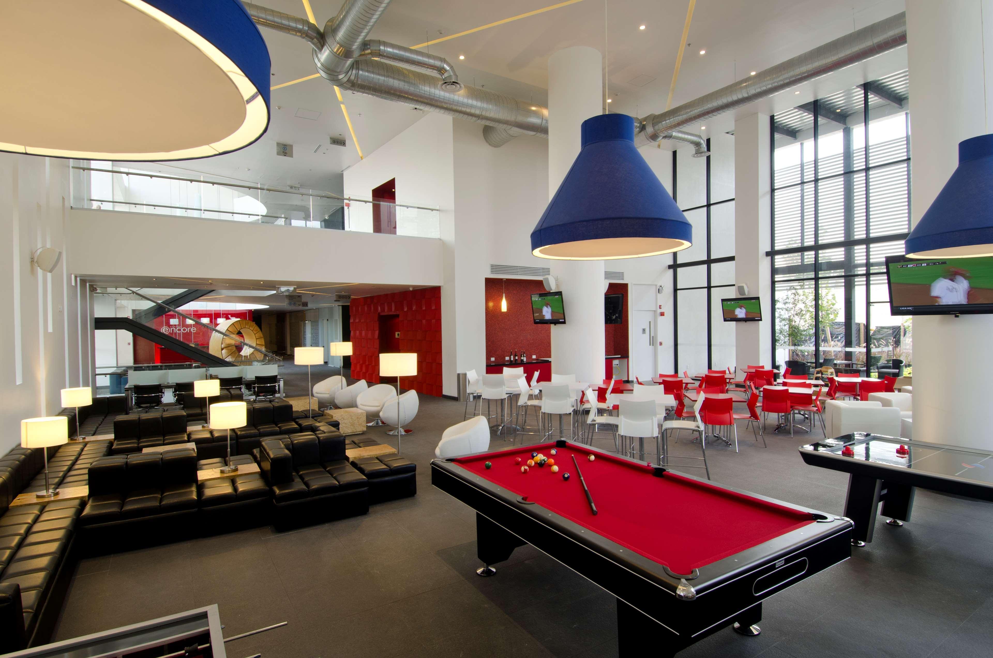 image-housing-carousel