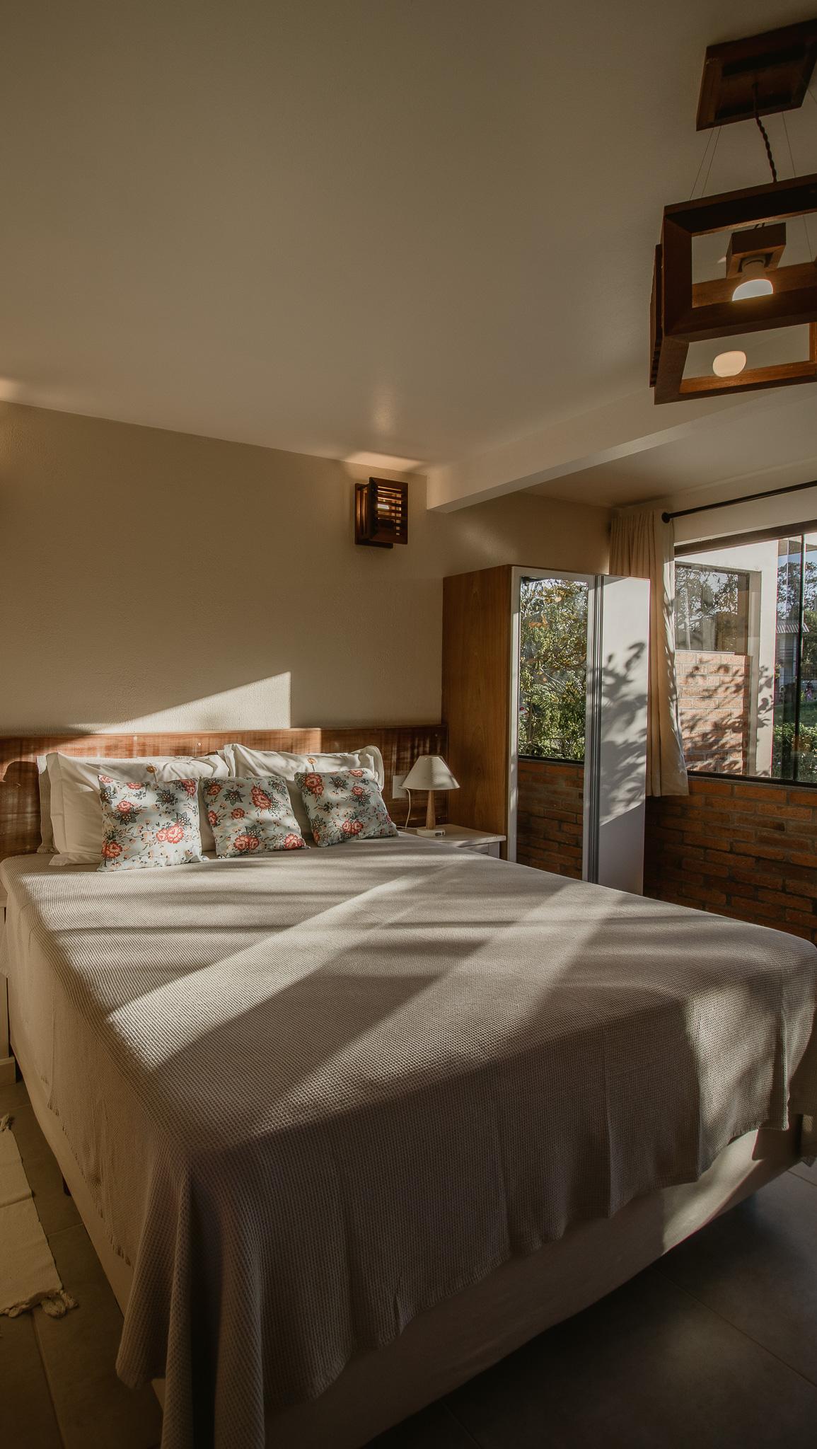image-housing-carousel
