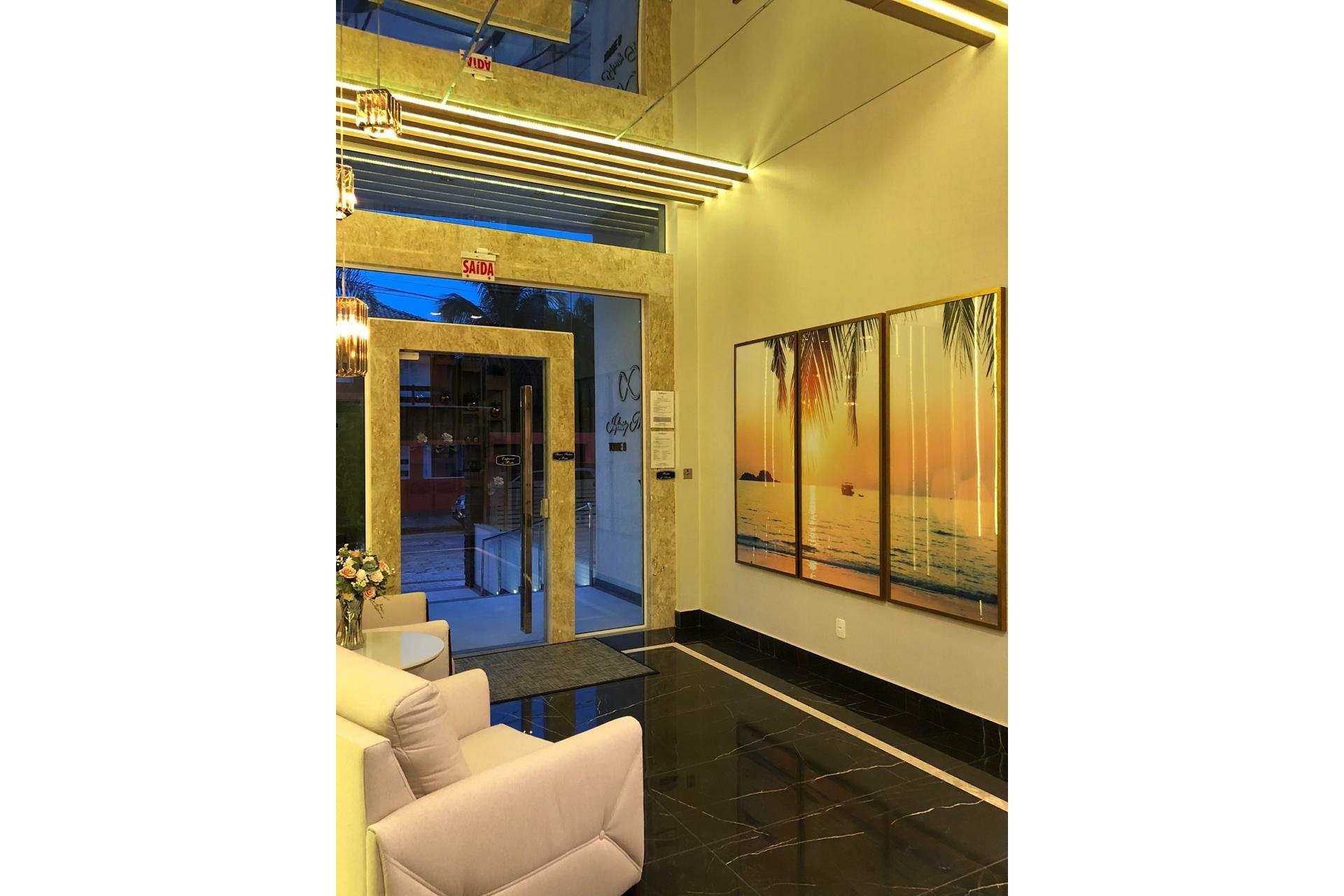 image-housing-carousel