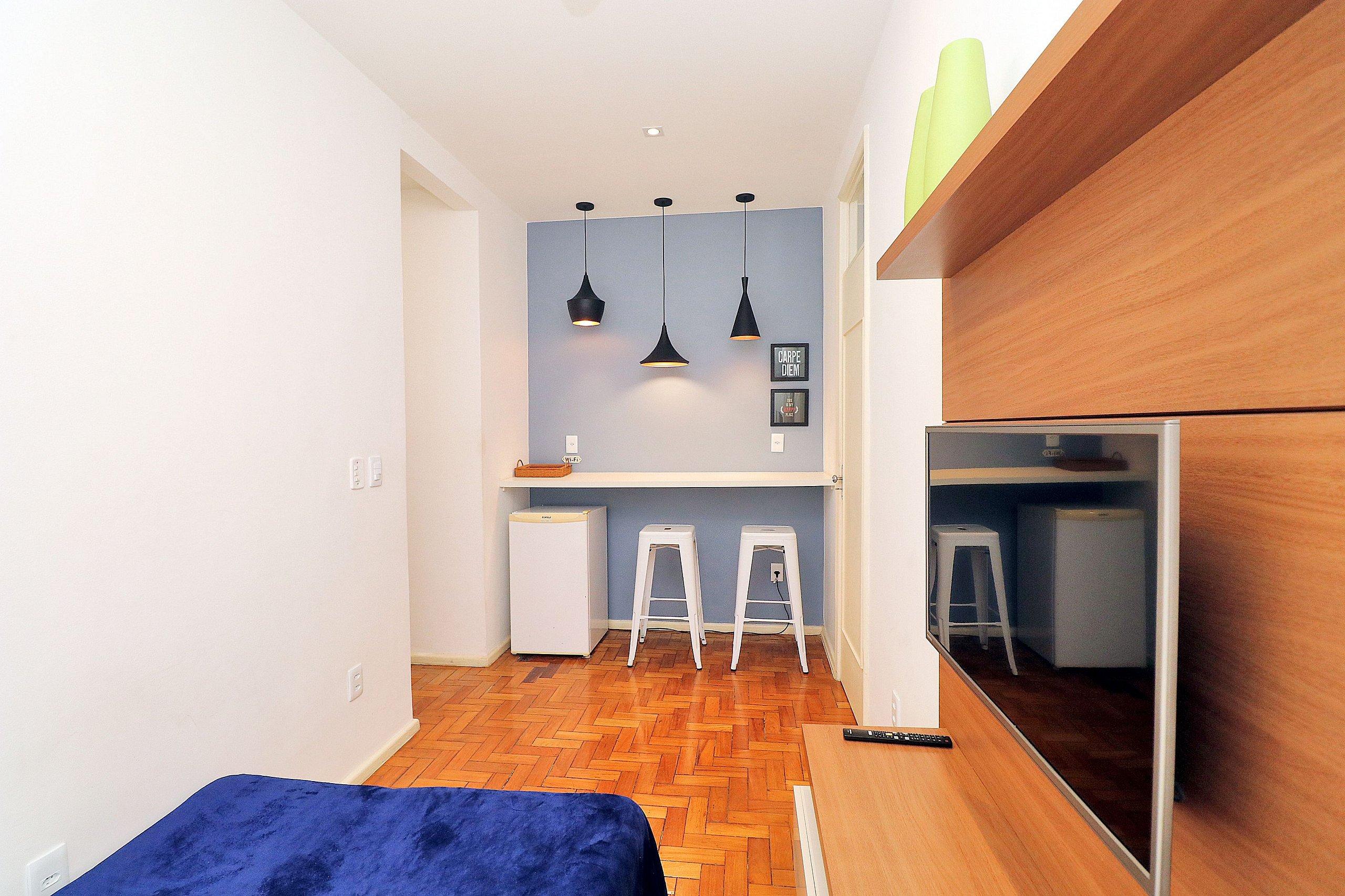 image-housing-carousel