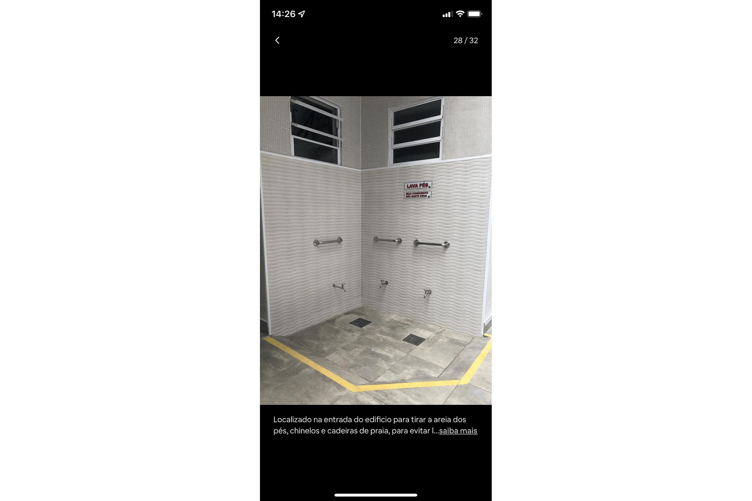 image-housing-carousel