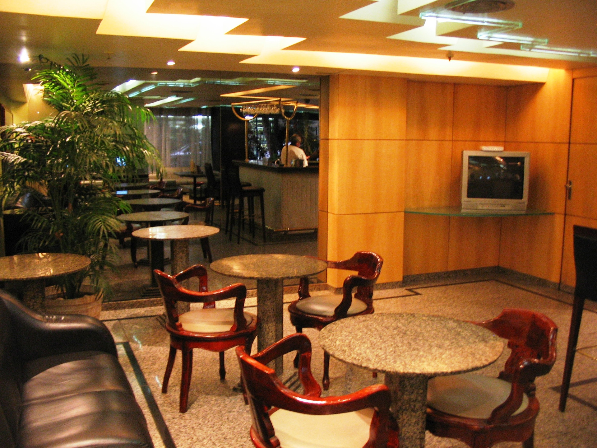 image-housing-carousel