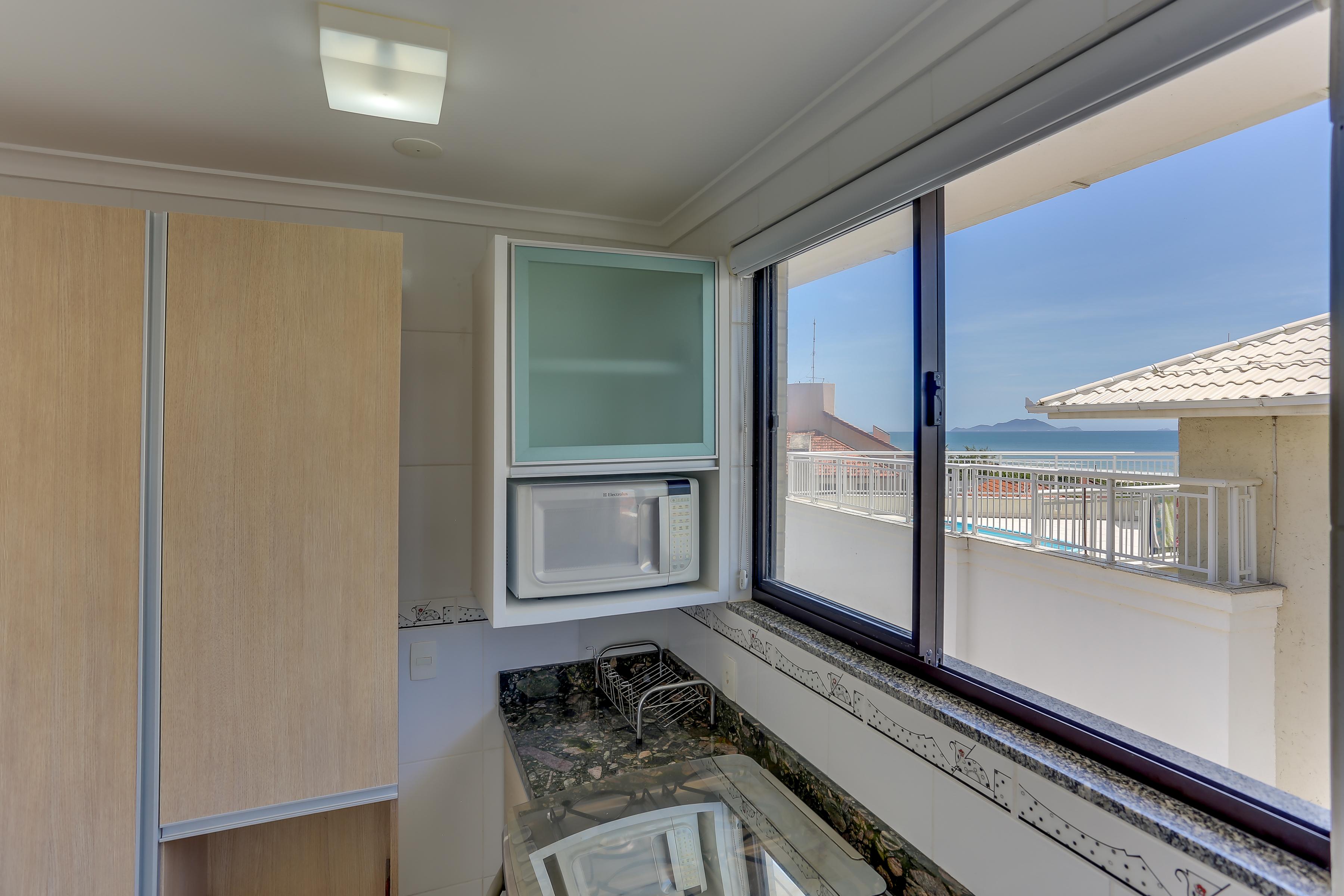 image-housing-carousel