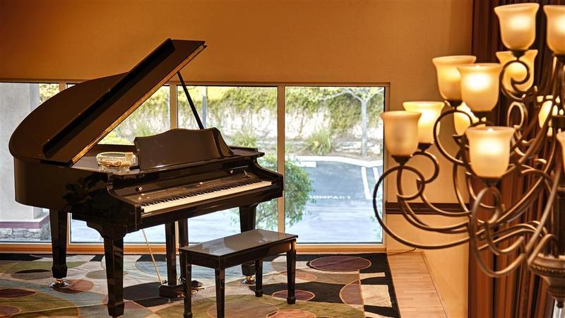 image-housing-carousel