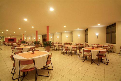 image-housing-carousel