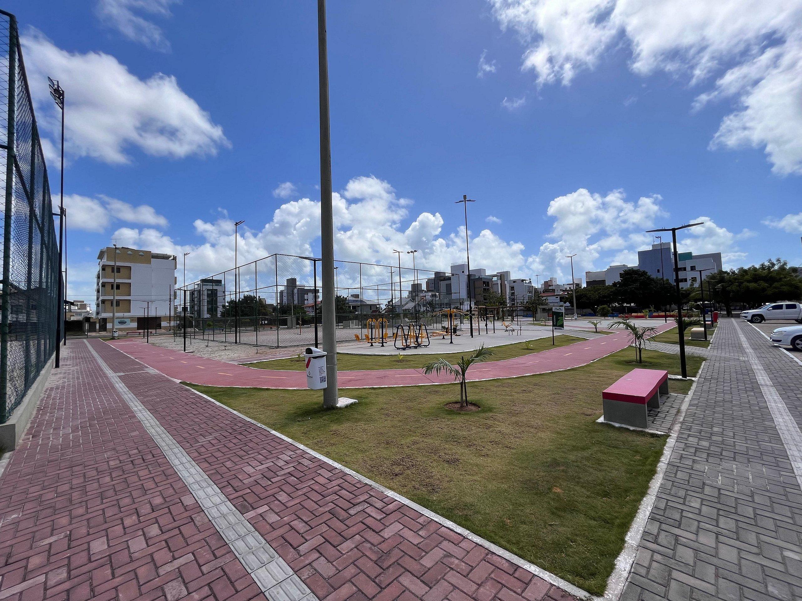 image-housing-carousel