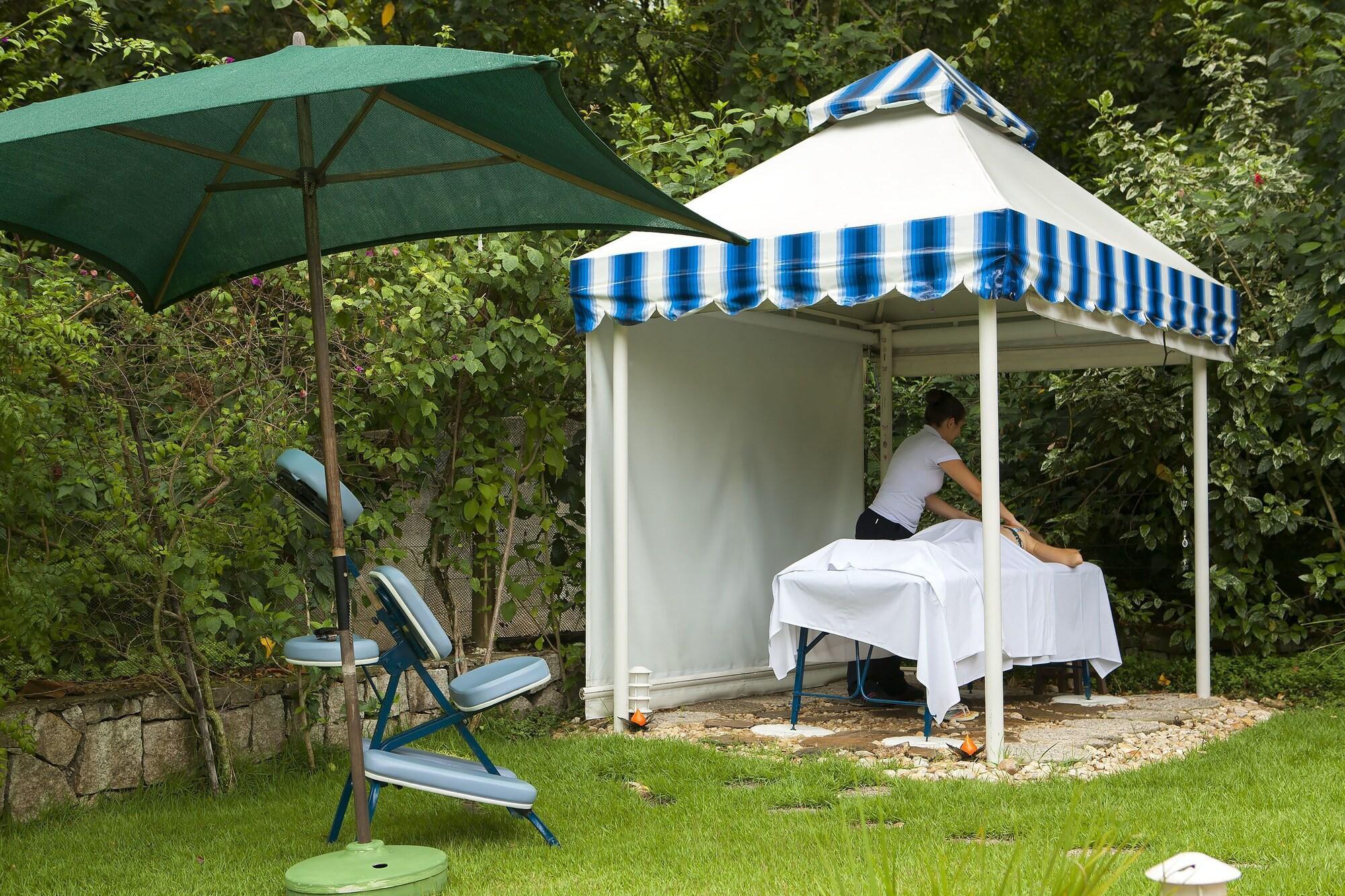 image-housing-carousel